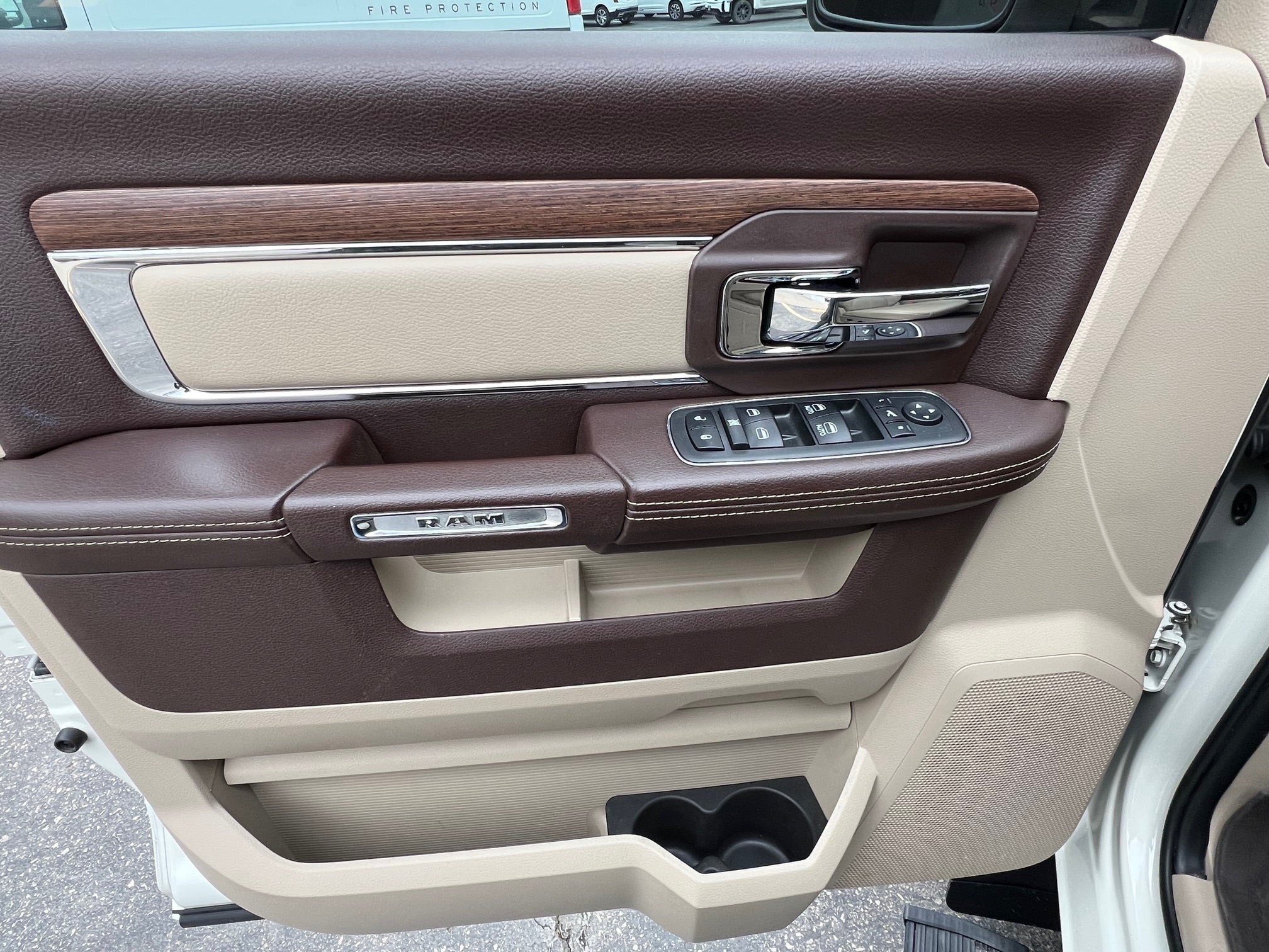 2018 RAM 1500 Laramie 4x4 Crew Cab 5'7" Box