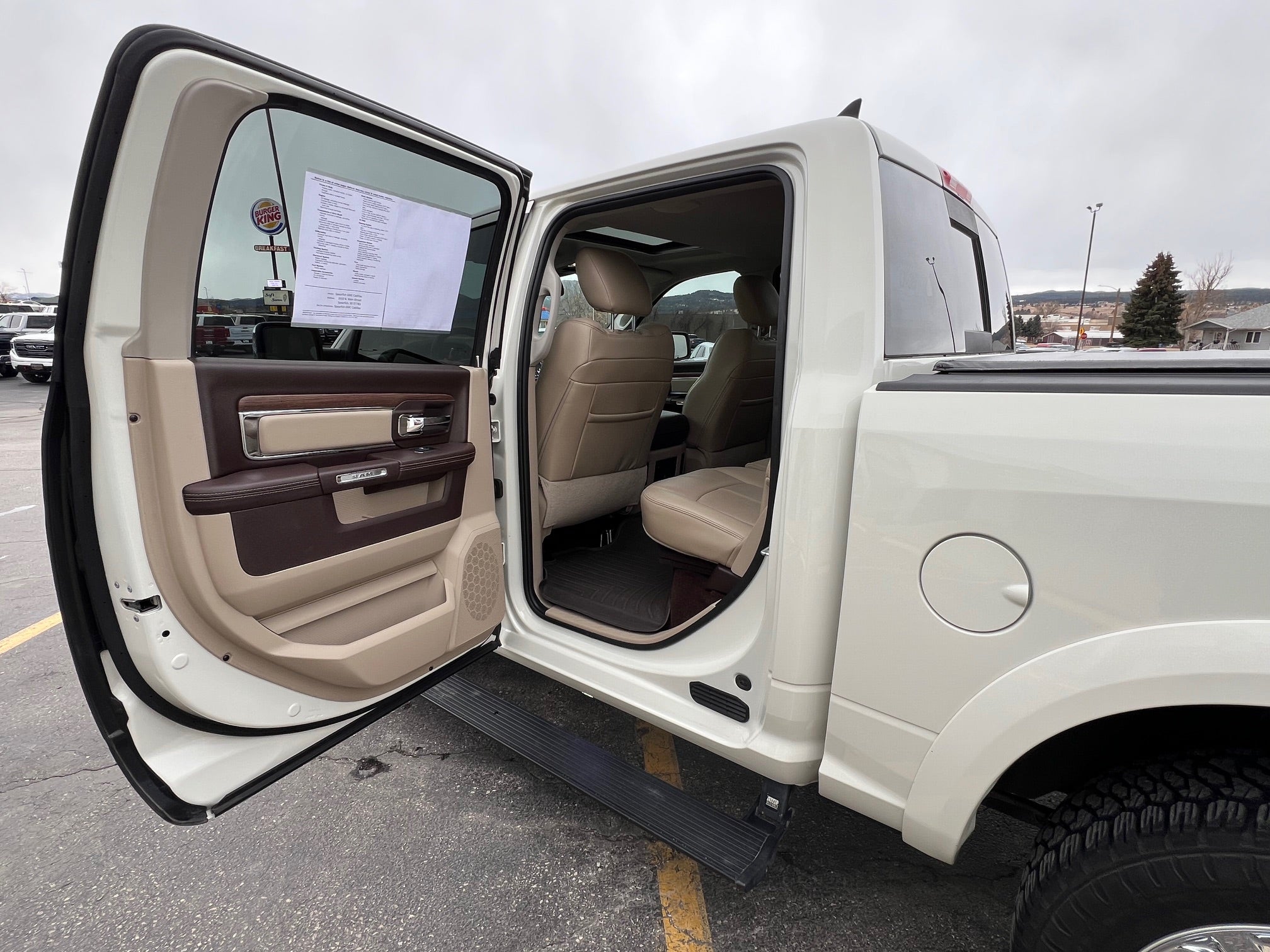 2018 RAM 1500 Laramie 4x4 Crew Cab 5'7" Box