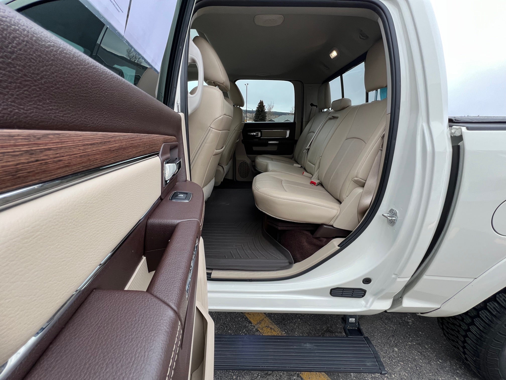 2018 RAM 1500 Laramie 4x4 Crew Cab 5'7" Box