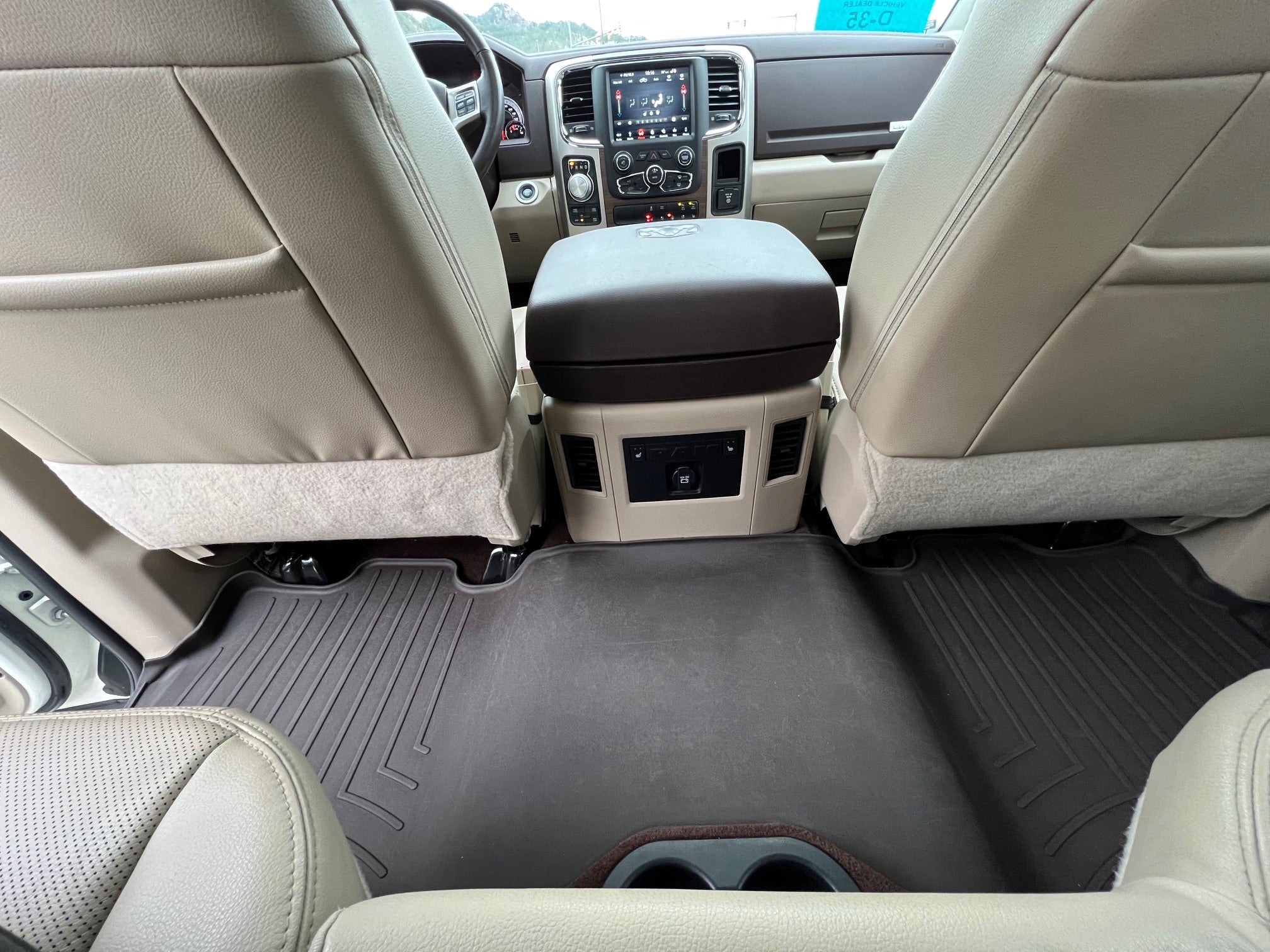 2018 RAM 1500 Laramie 4x4 Crew Cab 5'7" Box