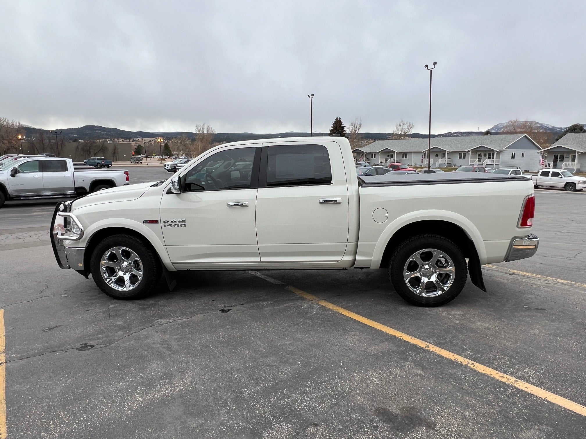 2018 RAM 1500 Laramie 4x4 Crew Cab 5'7" Box