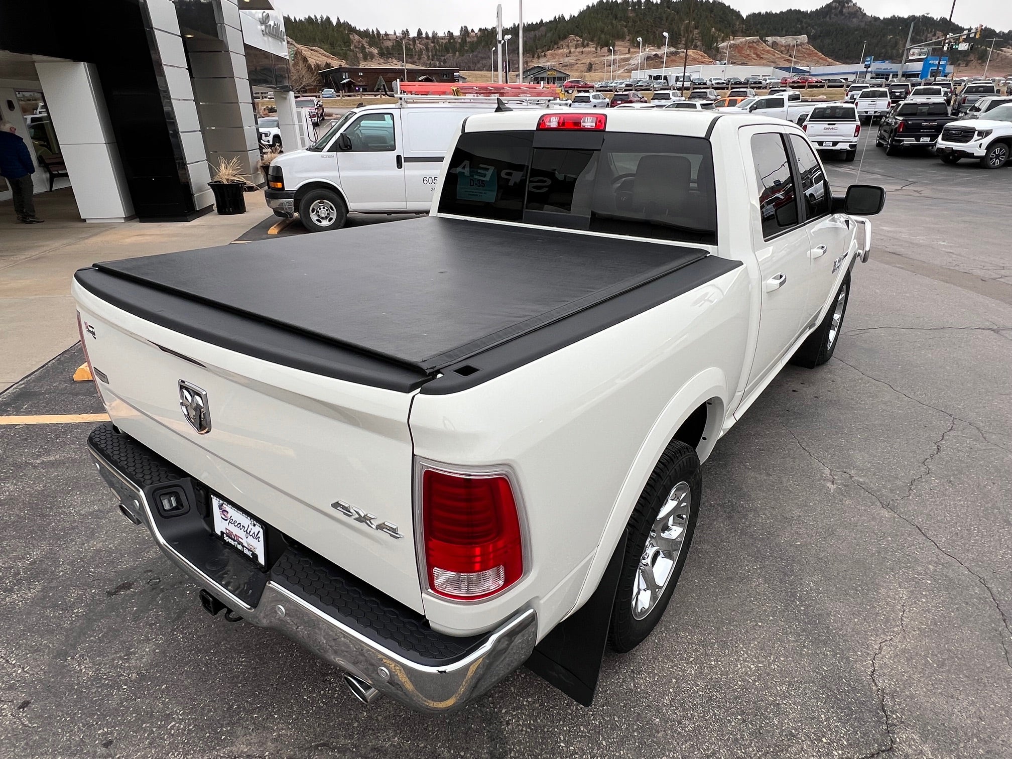 2018 RAM 1500 Laramie 4x4 Crew Cab 5'7" Box