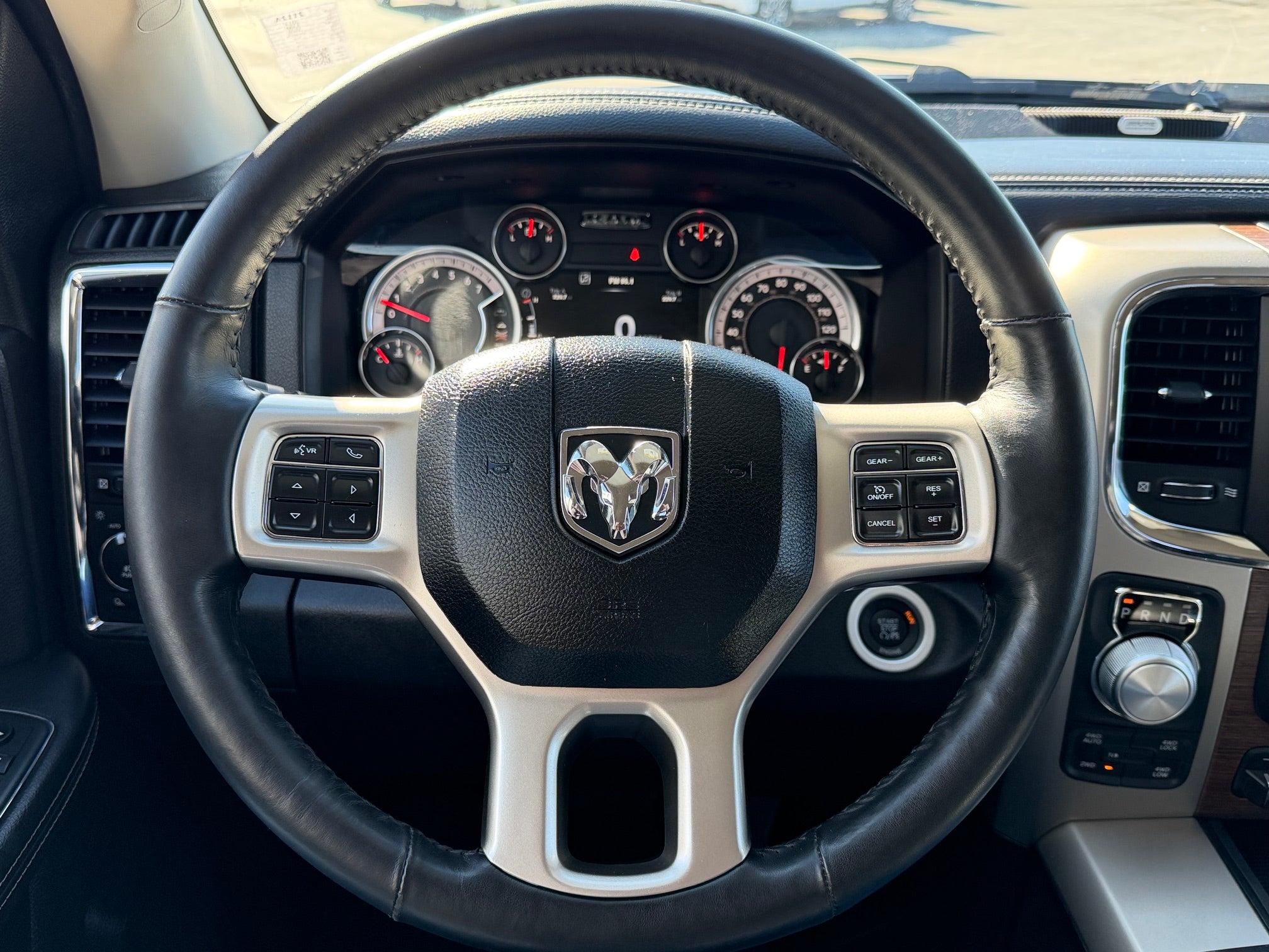 2014 RAM 1500 4WD Crew Cab 5.7 Ft Box Laramie