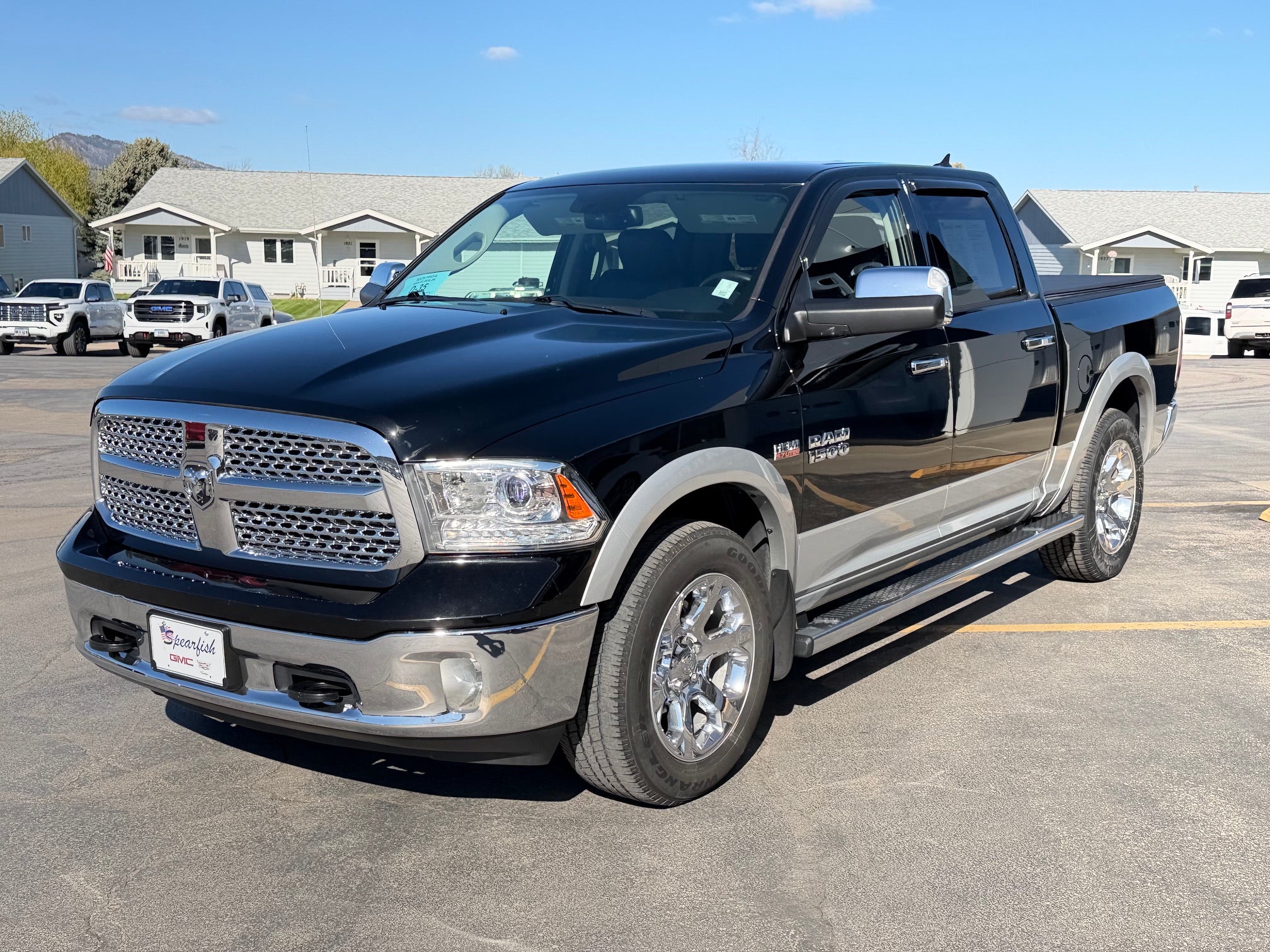 2014 RAM 1500 4WD Crew Cab 5.7 Ft Box Laramie