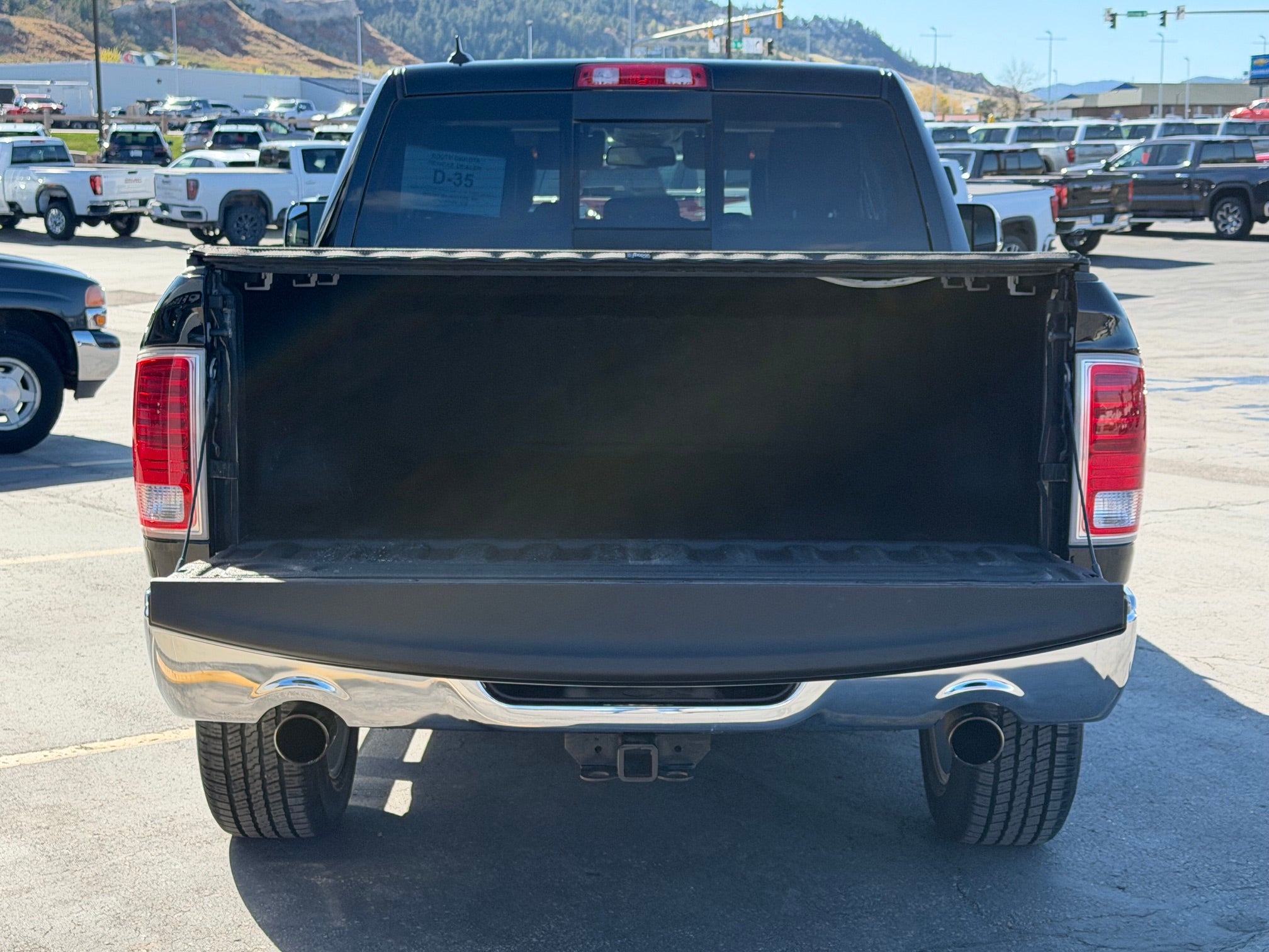 2014 RAM 1500 4WD Crew Cab 5.7 Ft Box Laramie