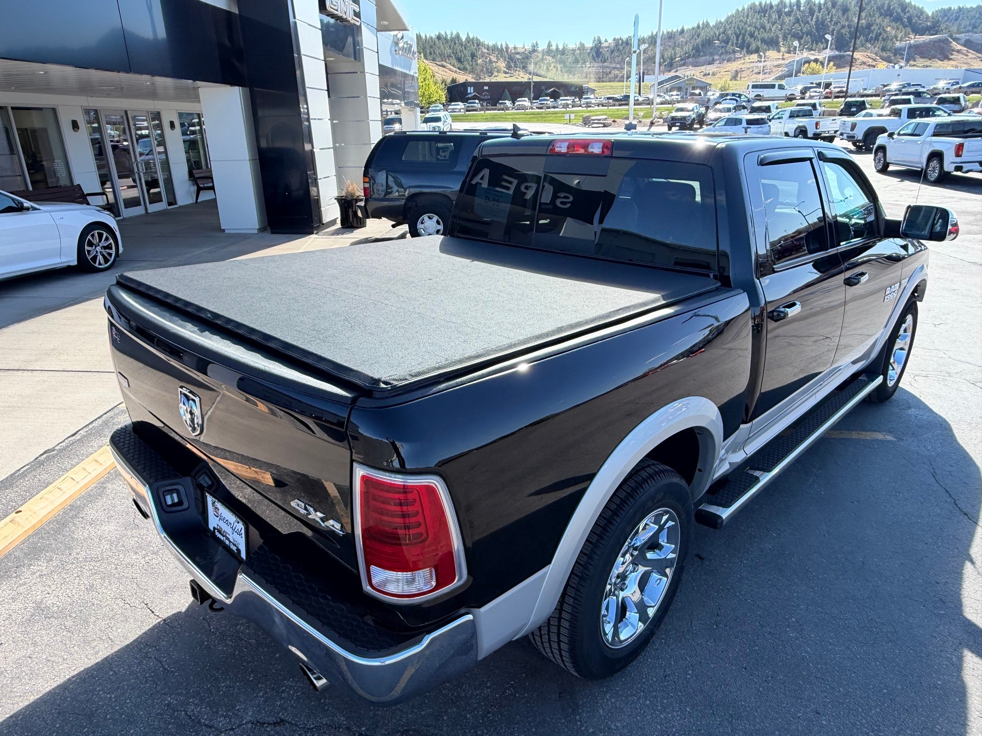 2014 RAM 1500 4WD Crew Cab 5.7 Ft Box Laramie