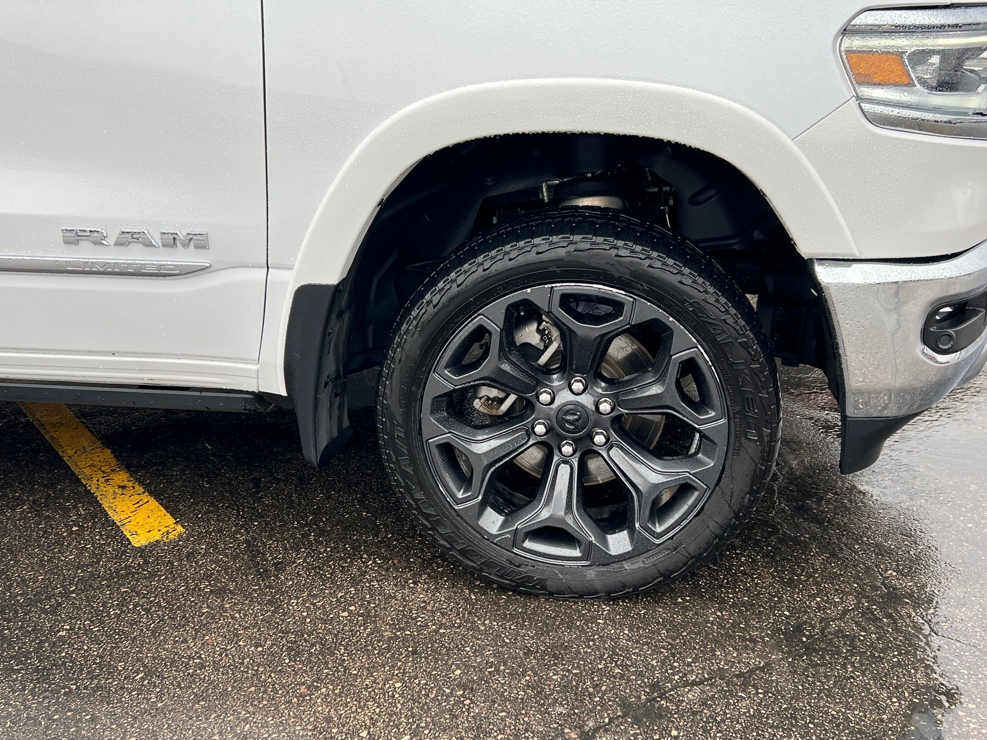 2019 RAM 1500 Limited 4x4 Crew Cab 5'7" Box