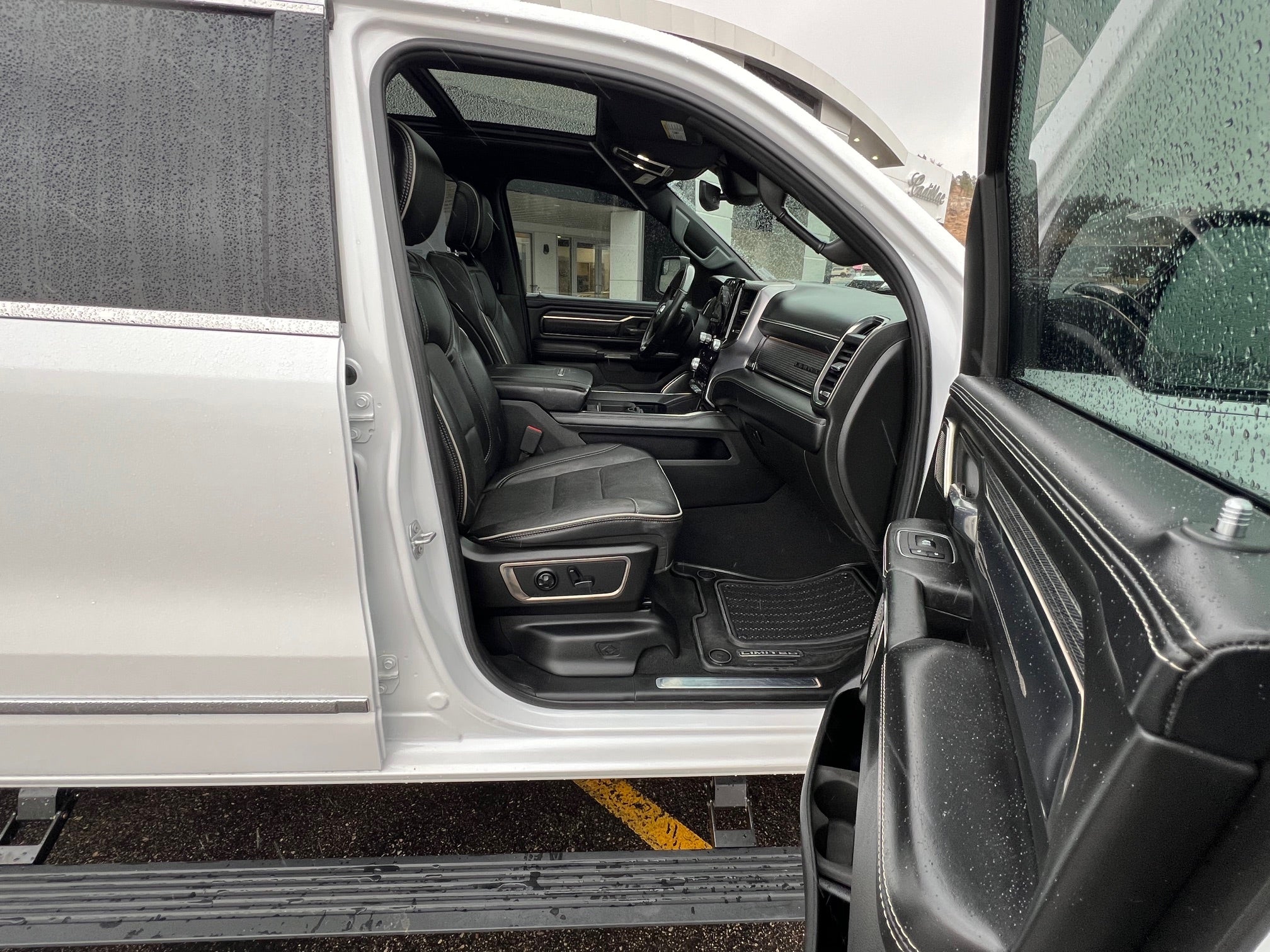 2019 RAM 1500 Limited 4x4 Crew Cab 5'7" Box