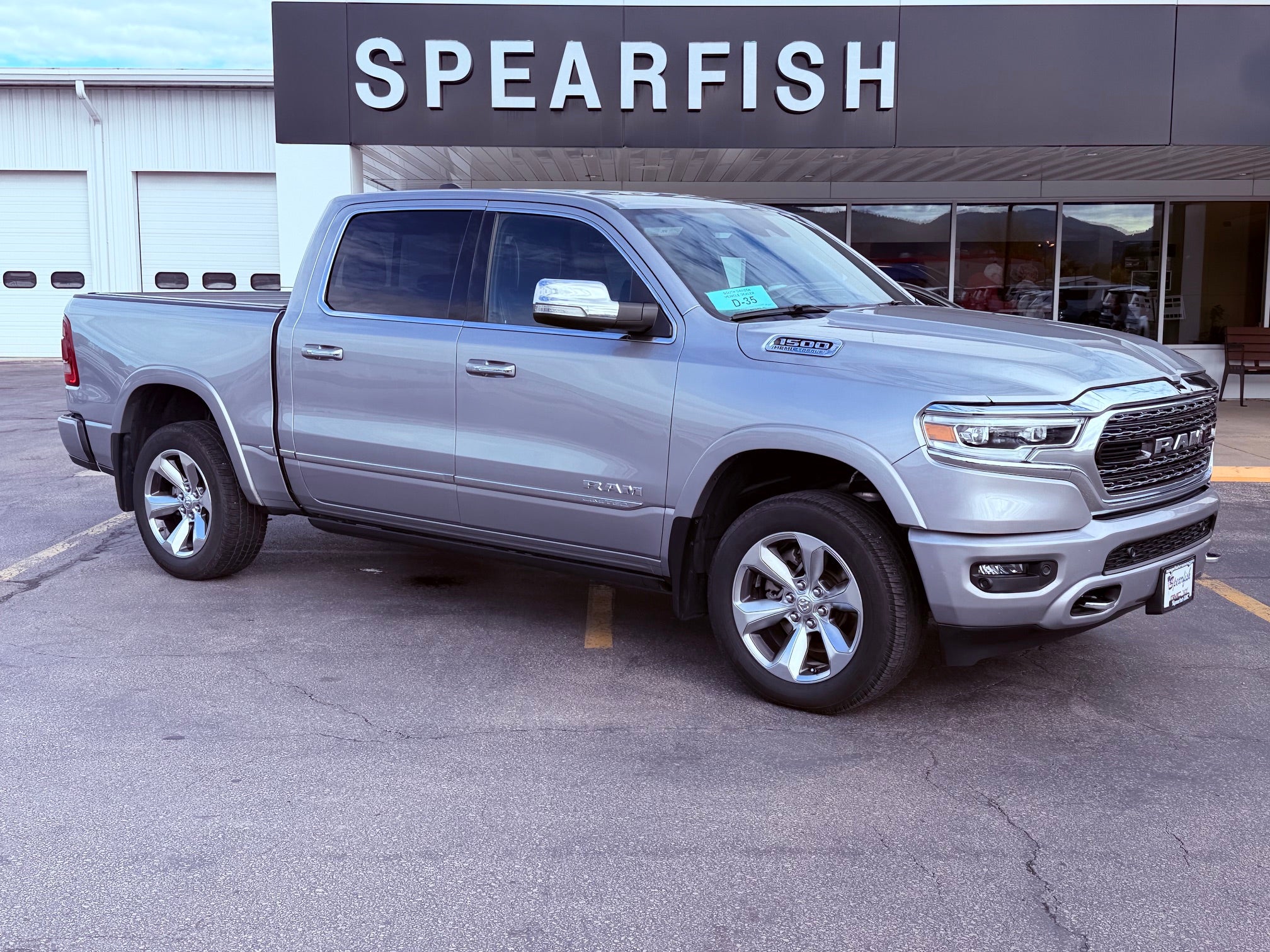 2022 RAM 1500 Limited 4x4 Crew Cab 5'7" Box