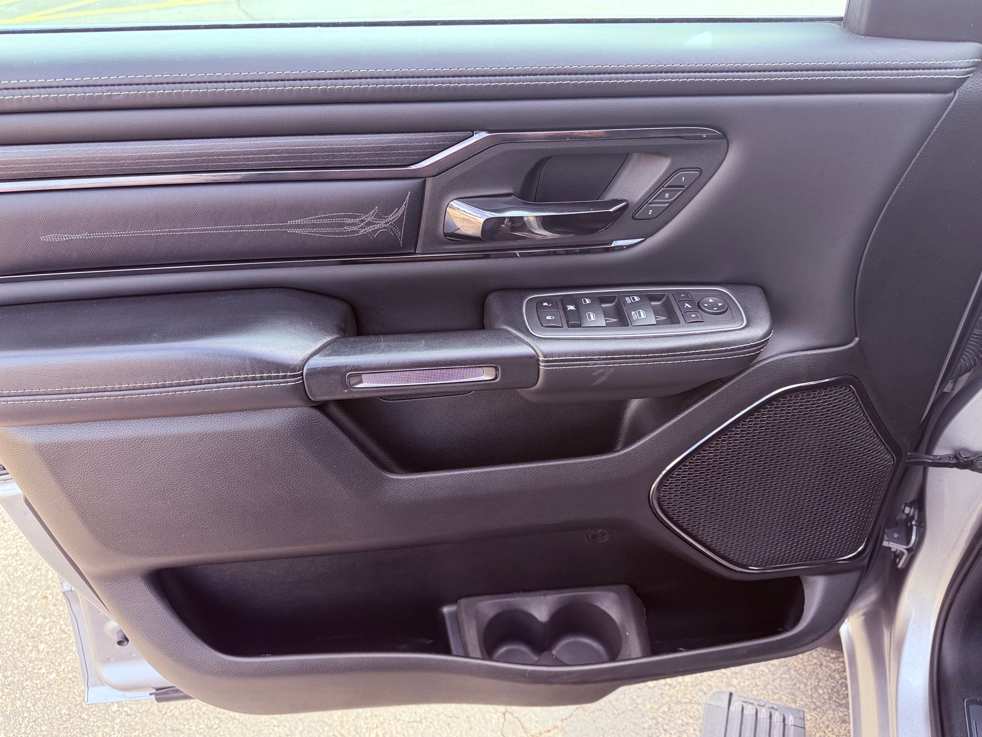 2022 RAM 1500 Limited 4x4 Crew Cab 5'7" Box