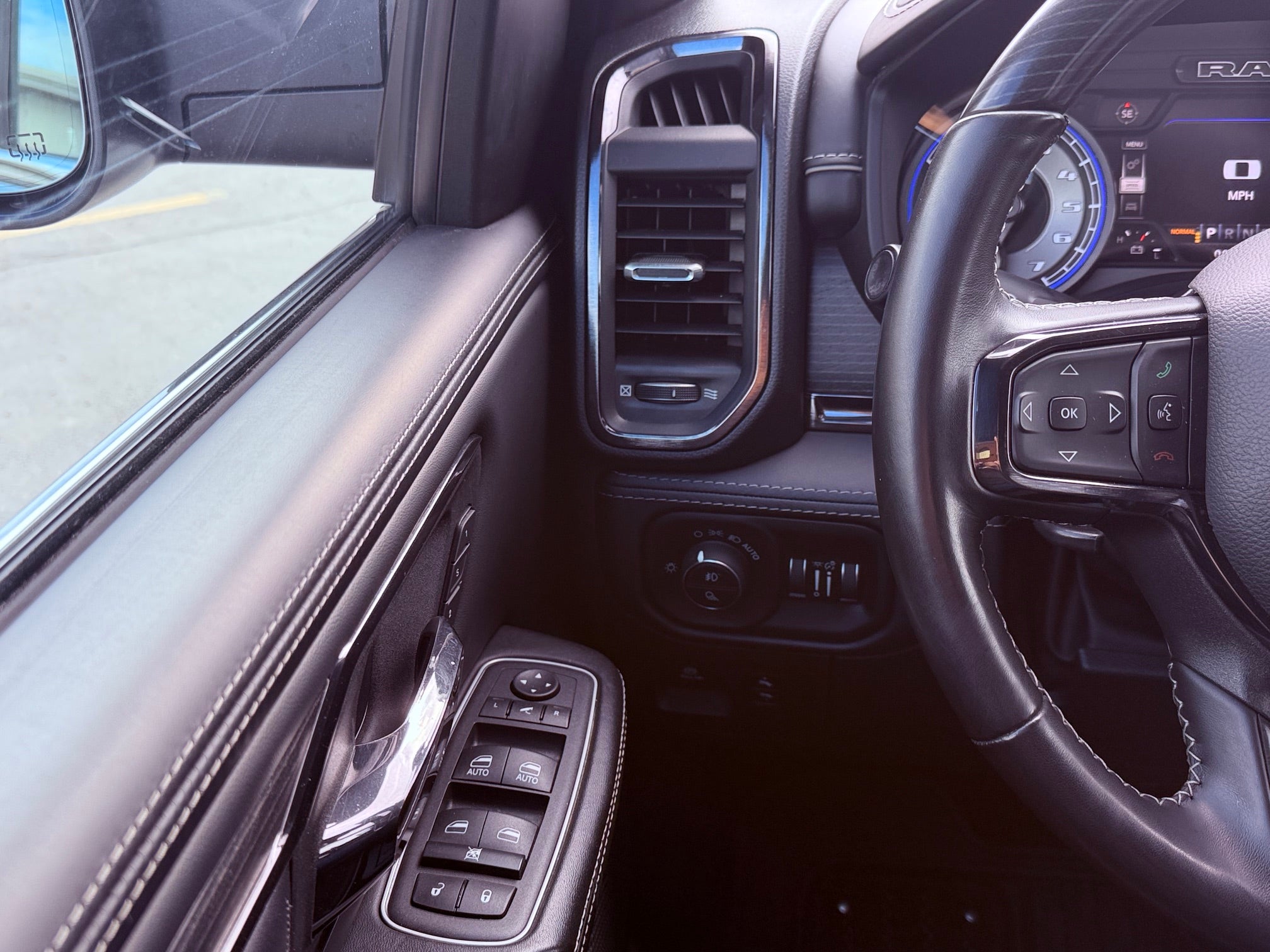2022 RAM 1500 Limited 4x4 Crew Cab 5'7" Box