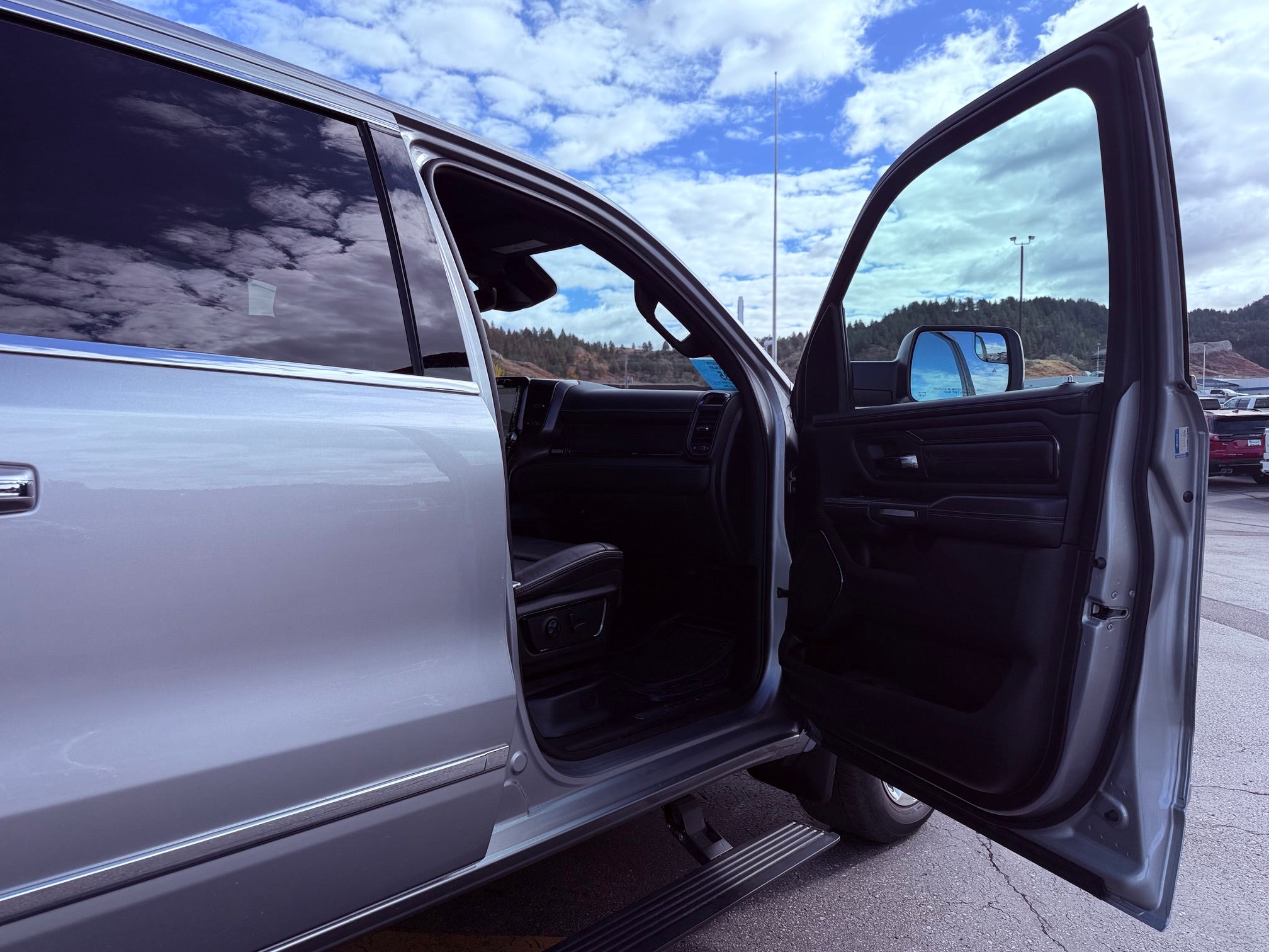 2022 RAM 1500 Limited 4x4 Crew Cab 5'7" Box