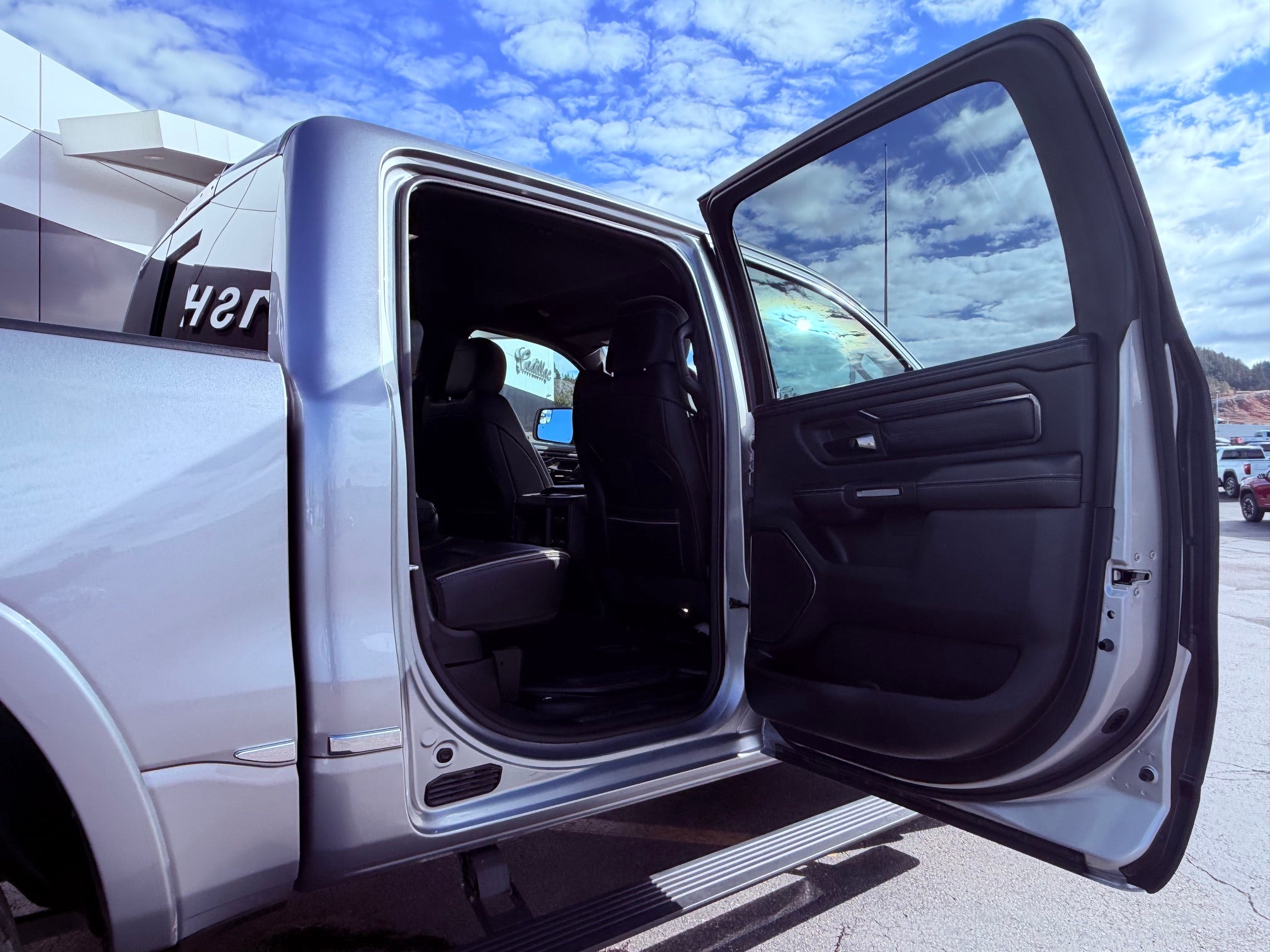 2022 RAM 1500 Limited 4x4 Crew Cab 5'7" Box