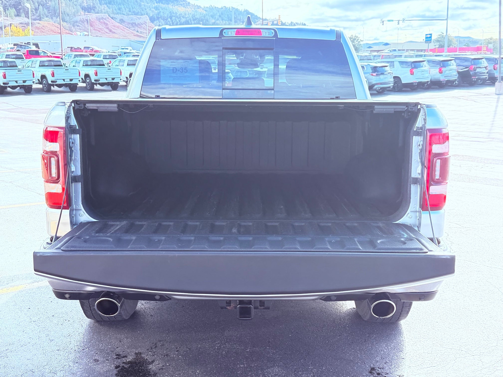 2022 RAM 1500 Limited 4x4 Crew Cab 5'7" Box