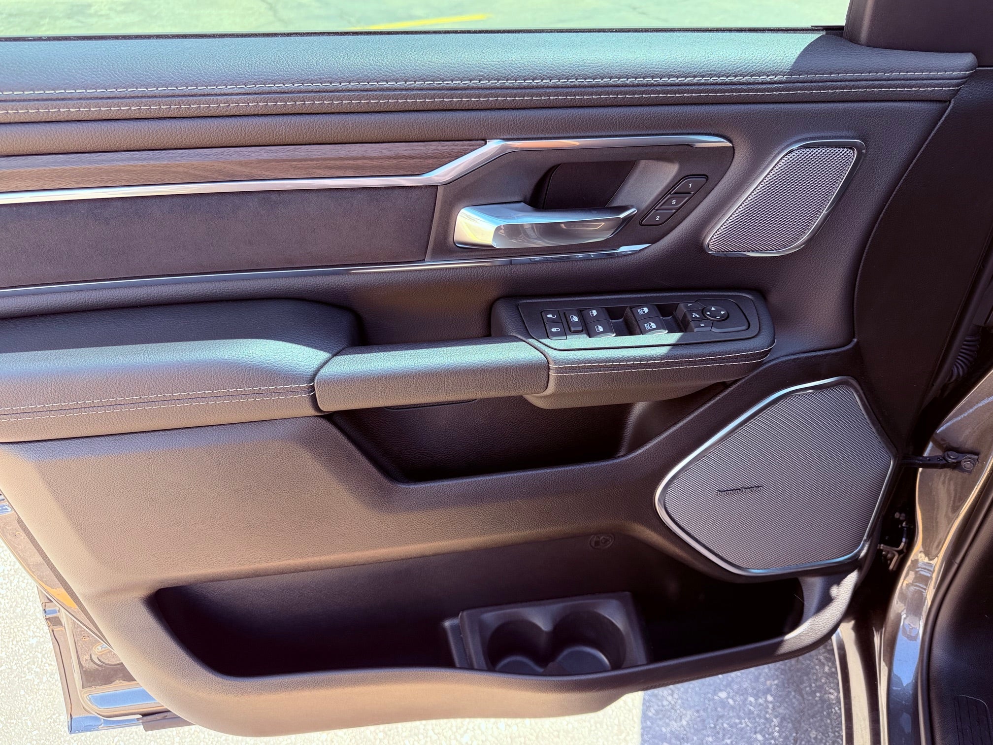 2026 RAM 1500 Laramie 4x4 Crew Cab 5'7" Box