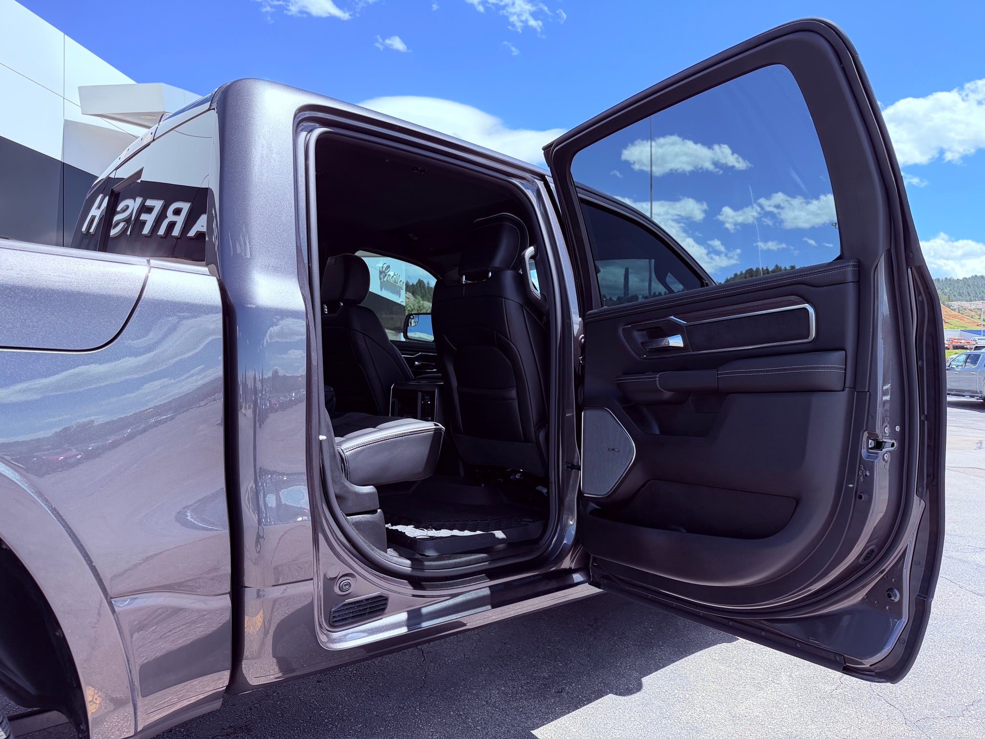 2026 RAM 1500 Laramie 4x4 Crew Cab 5'7" Box