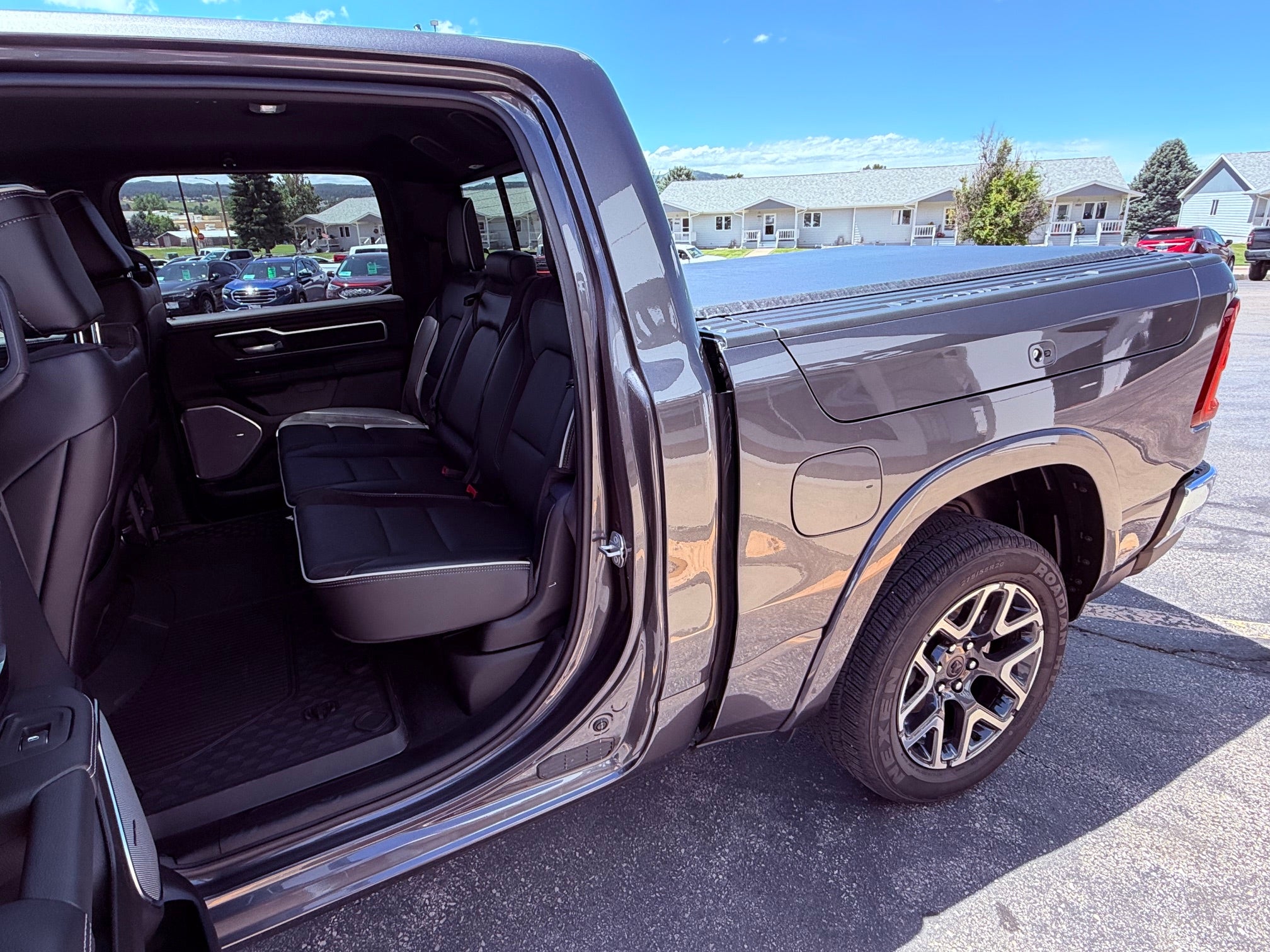 2026 RAM 1500 Laramie 4x4 Crew Cab 5'7" Box