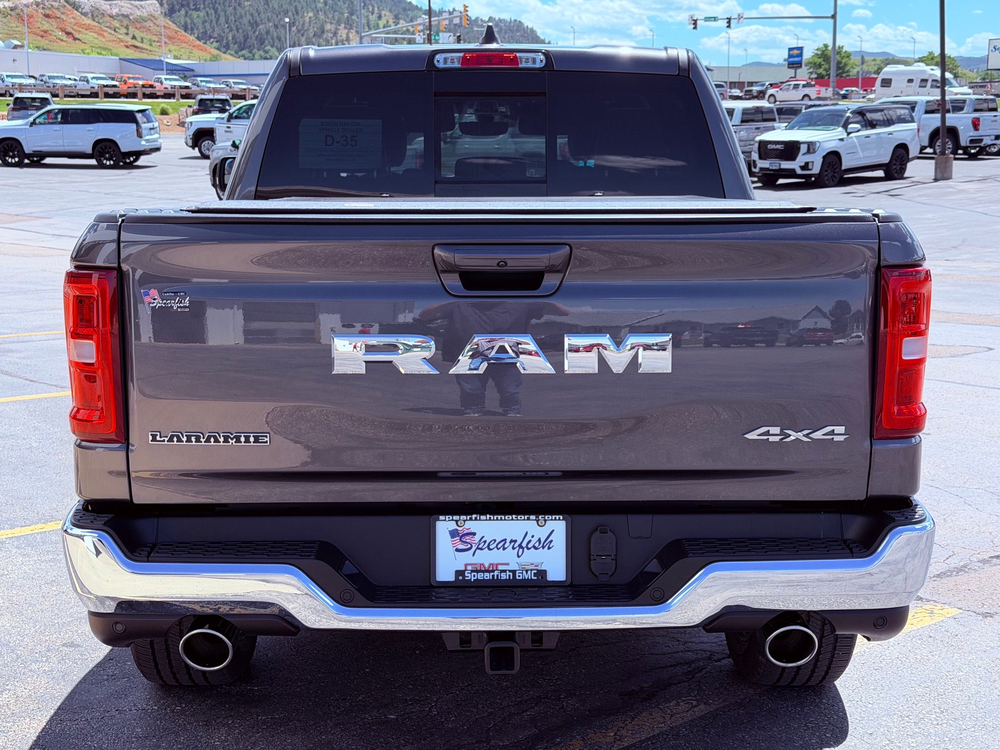 2026 RAM 1500 Laramie 4x4 Crew Cab 5'7" Box