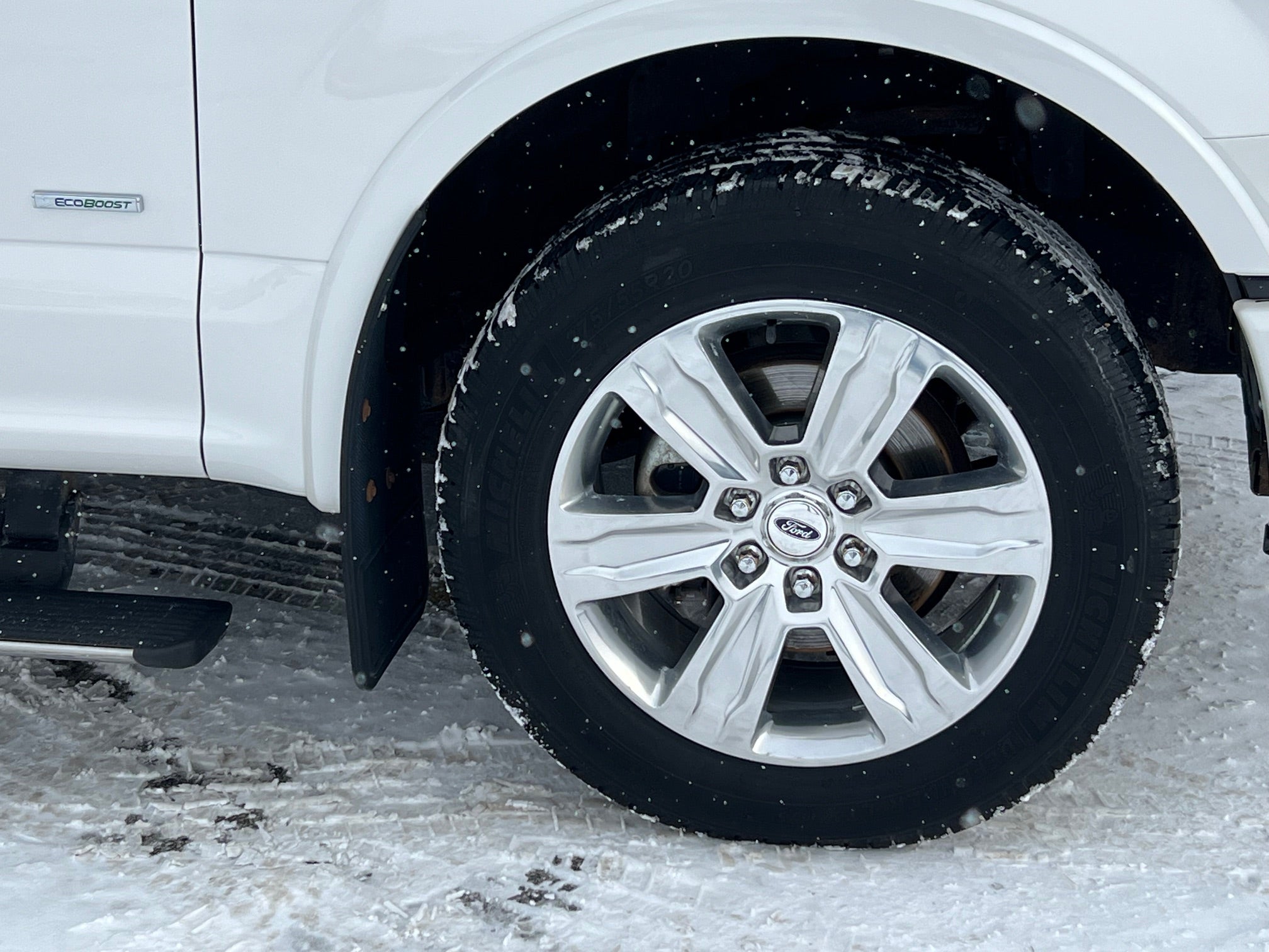 2015 Ford F-150 4WD SuperCrew 5-1/2 Ft Box Platinum