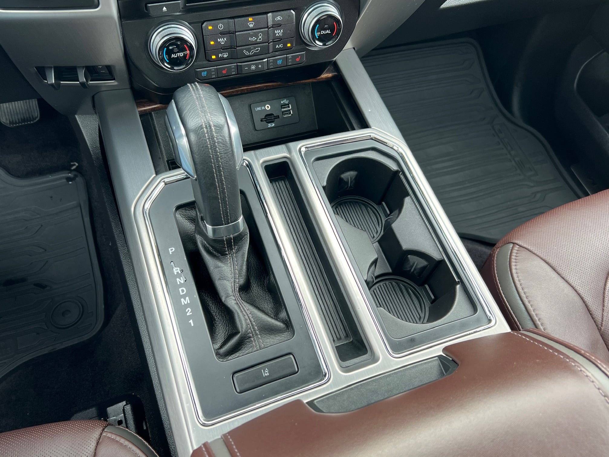 2015 Ford F-150 4WD SuperCrew 5-1/2 Ft Box Platinum