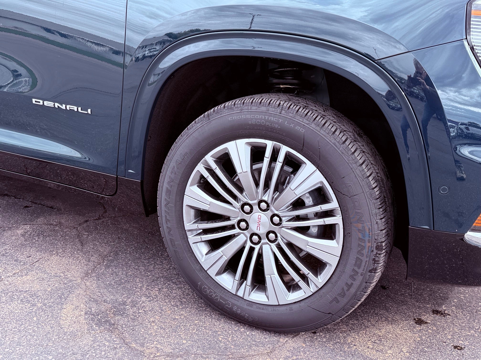 2027 GMC Acadia Denali