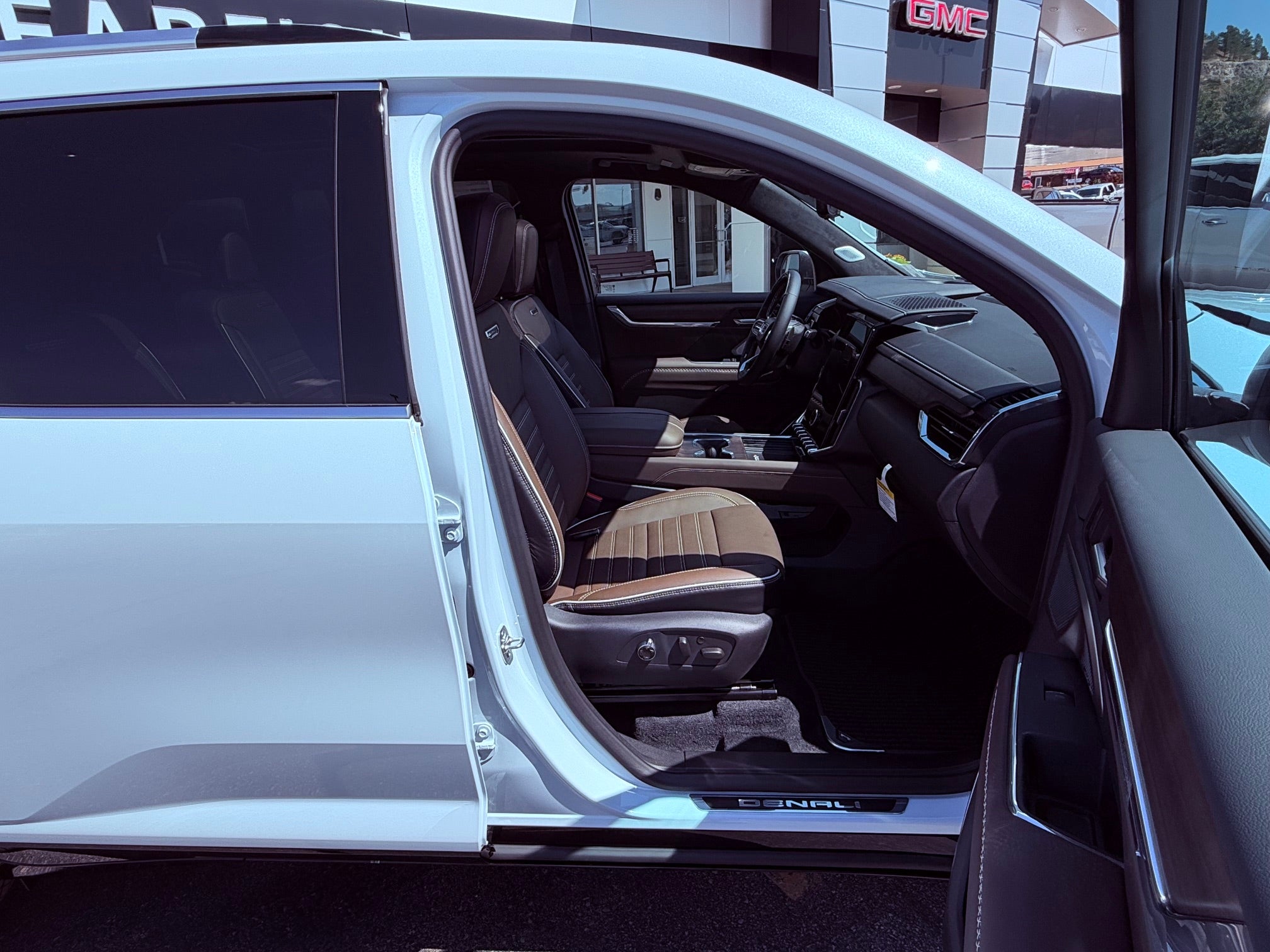 2027 GMC Acadia Denali Ultimate