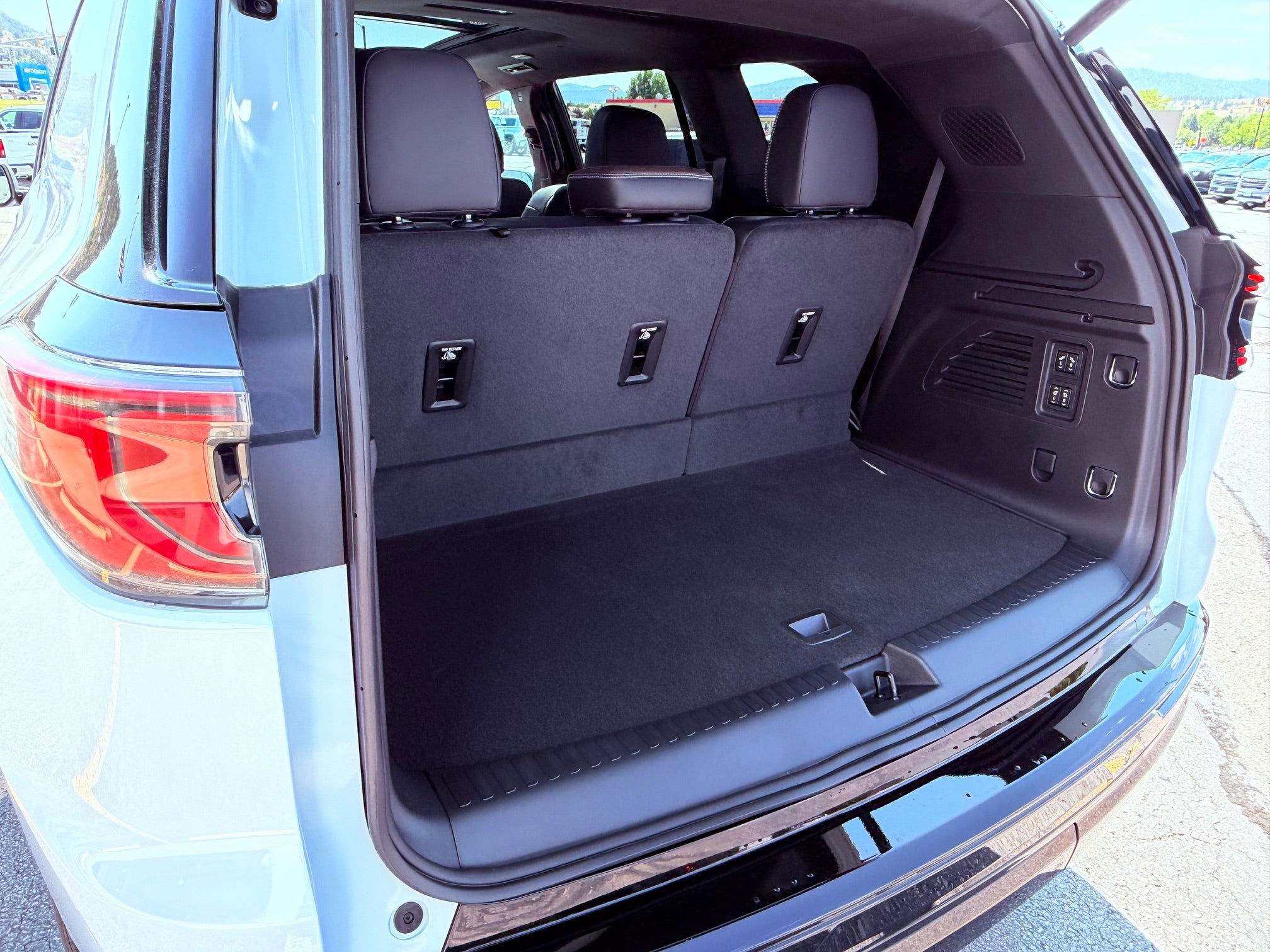 2027 GMC Acadia Denali Ultimate