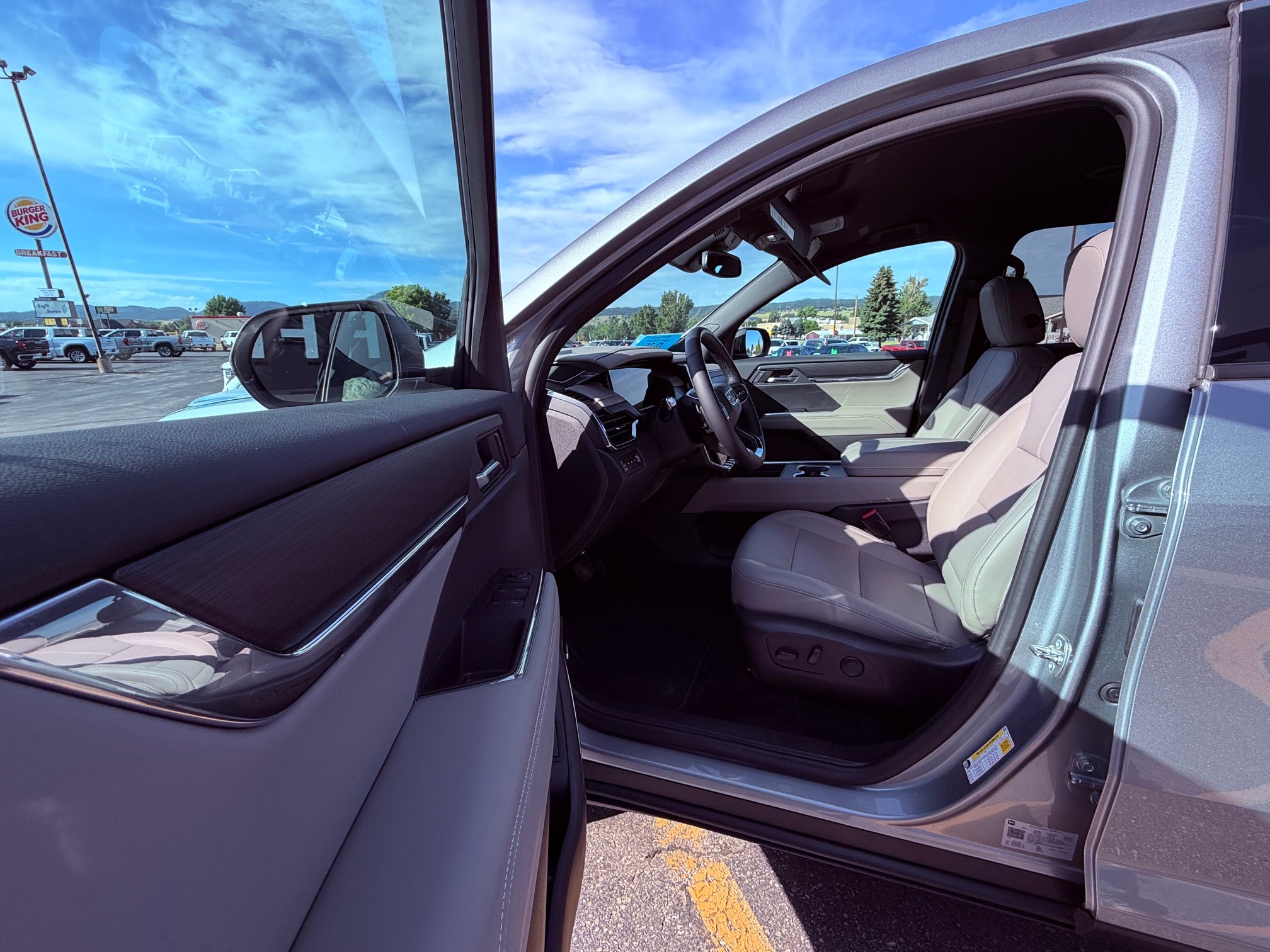2024 GMC Acadia Elevation
