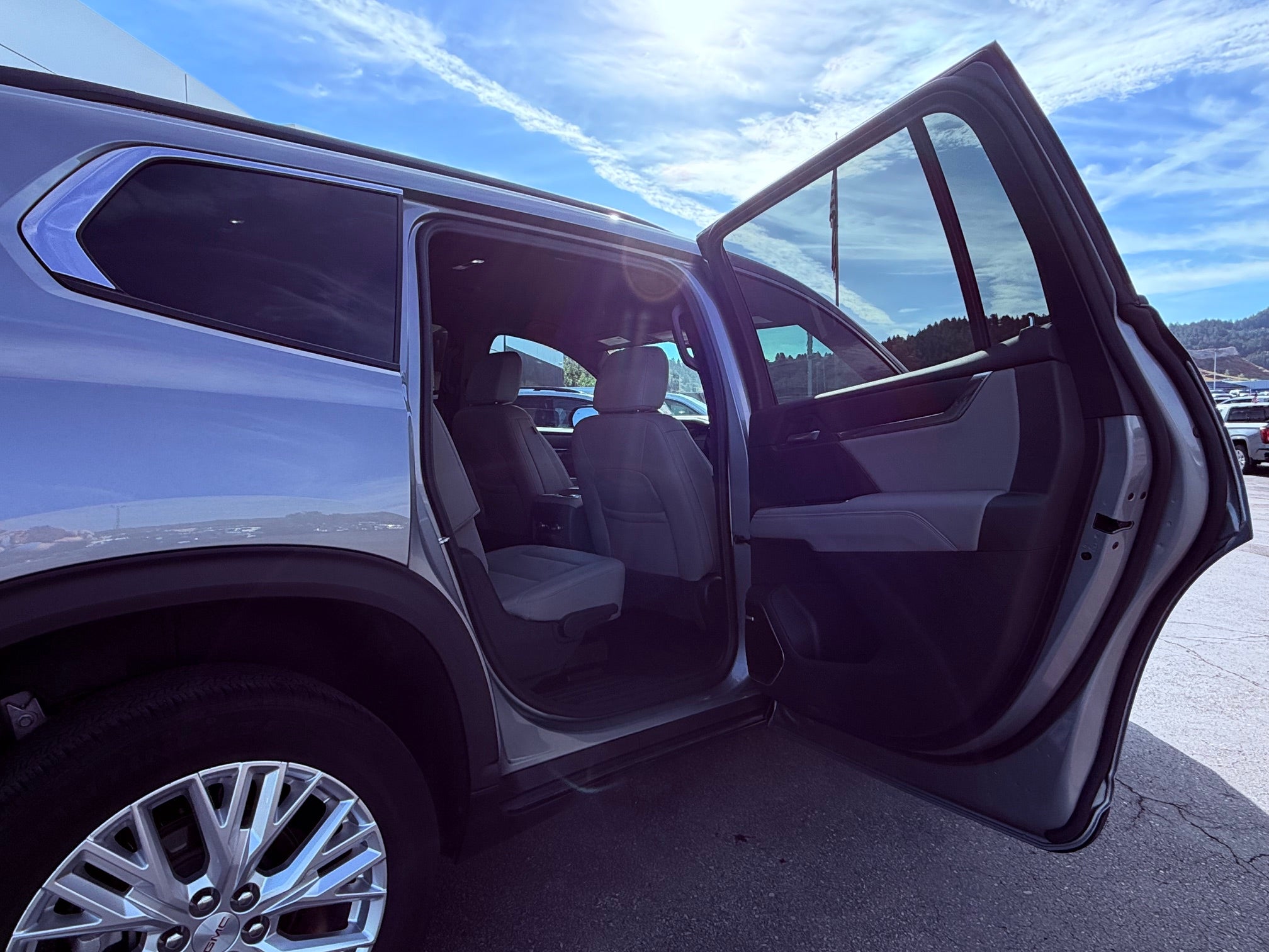2024 GMC Acadia Elevation