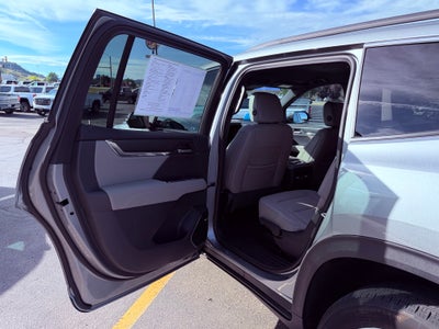 2024 GMC Acadia Elevation