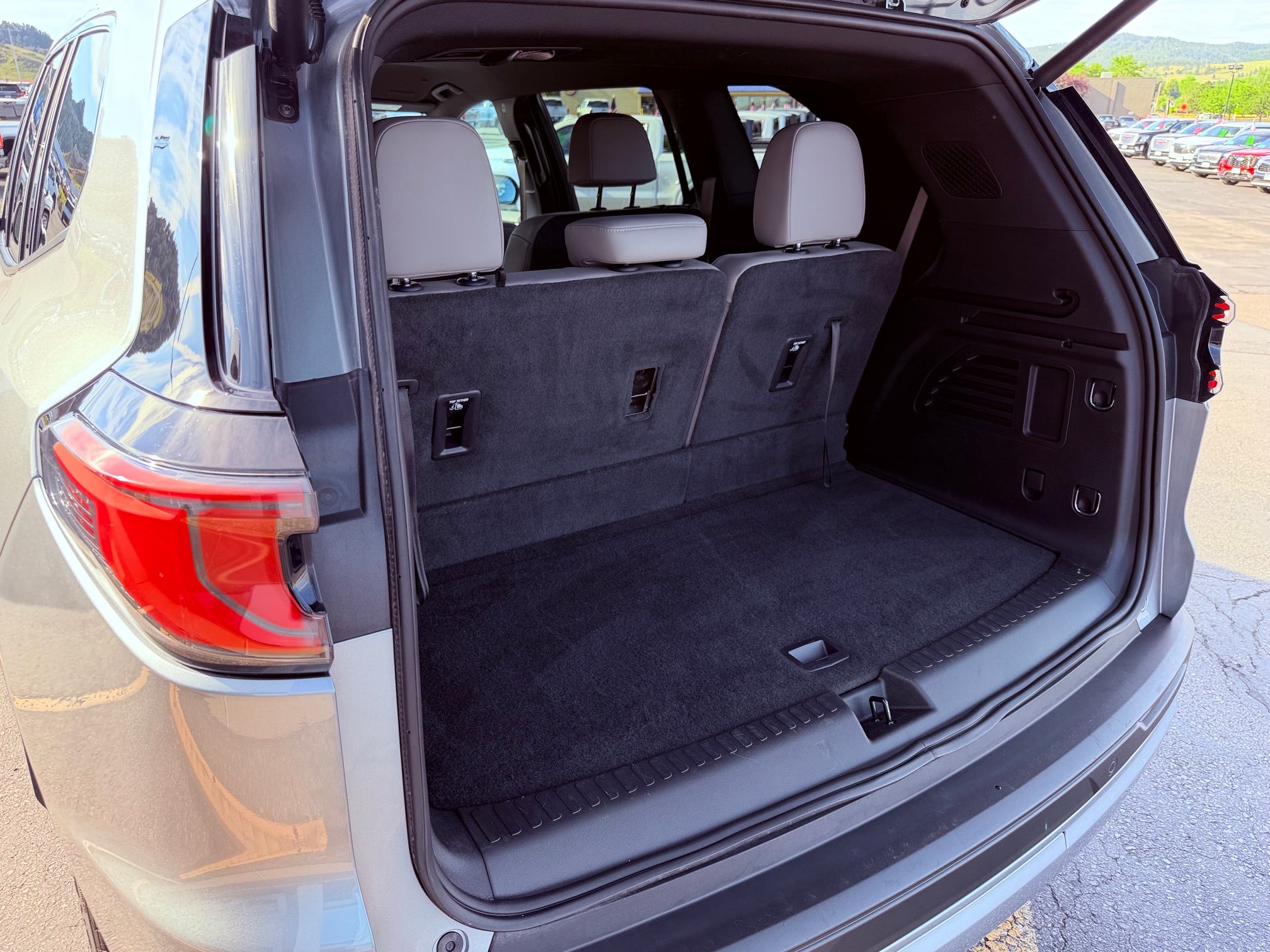 2024 GMC Acadia Elevation