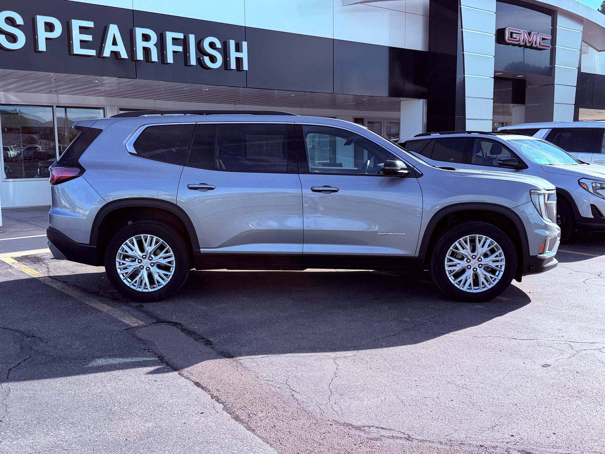 2024 GMC Acadia Elevation