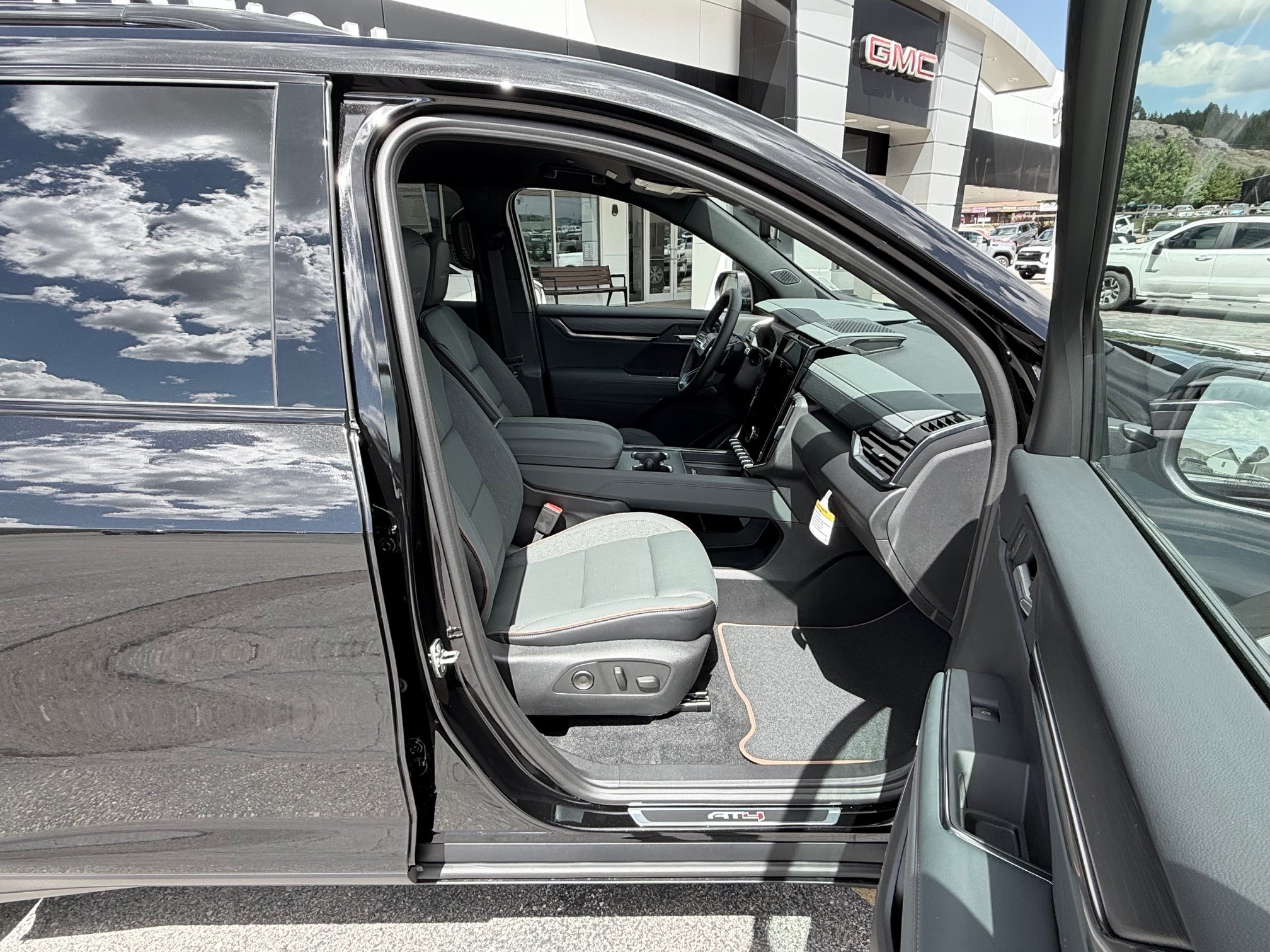 2026 GMC Acadia AT4 - Photo 27