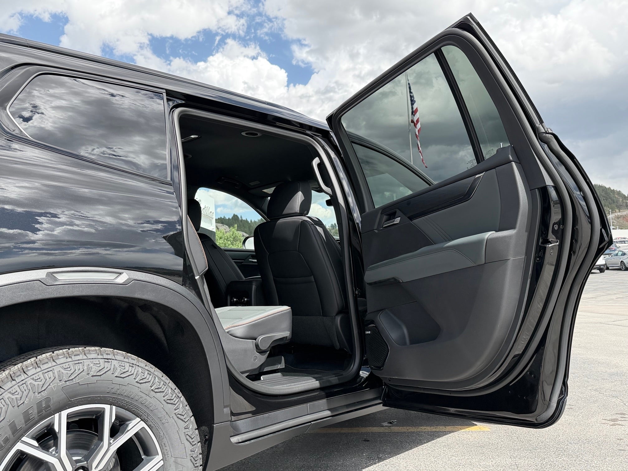 2026 GMC Acadia AT4 - Photo 29