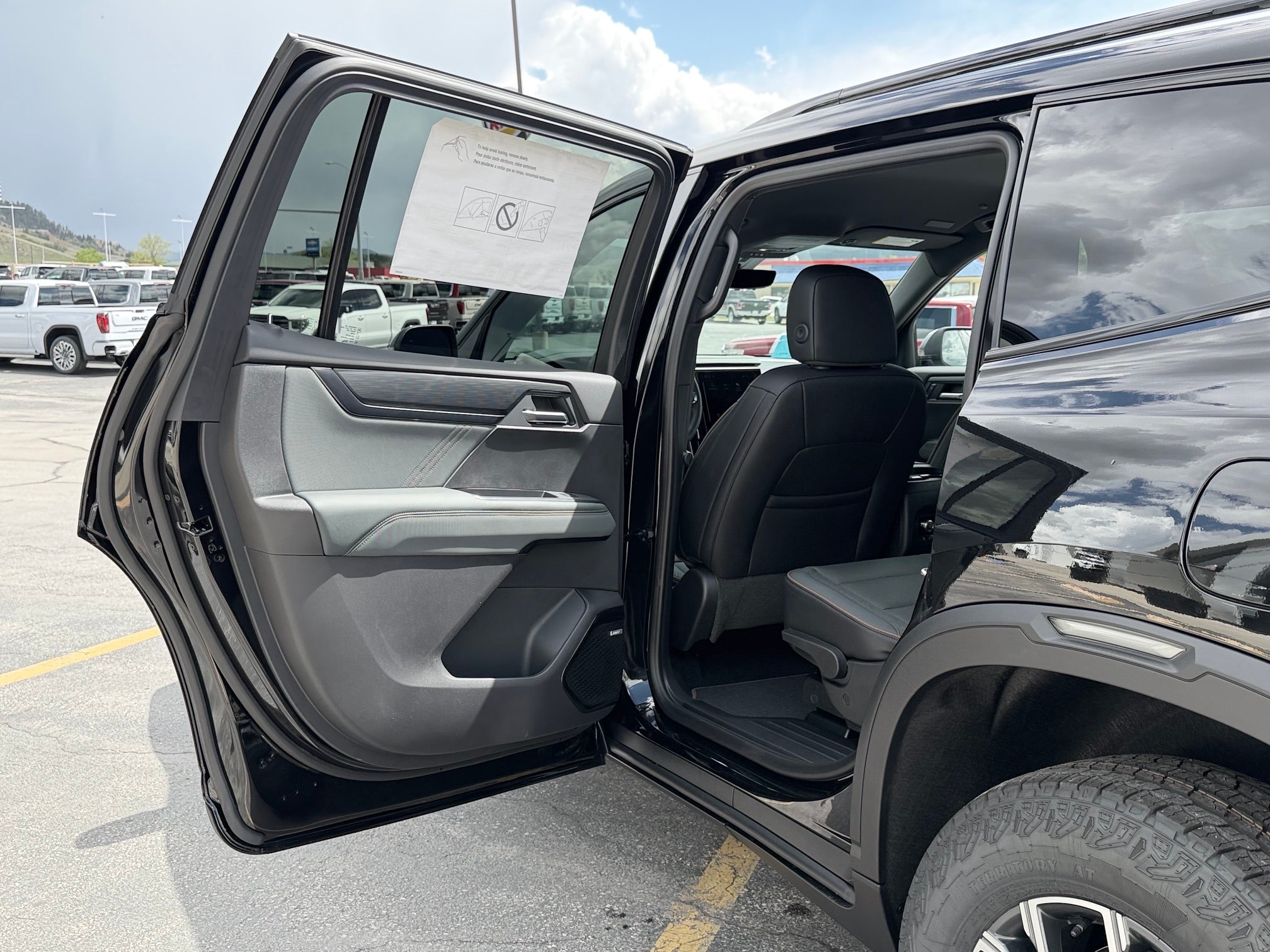 2026 GMC Acadia AT4 - Photo 31