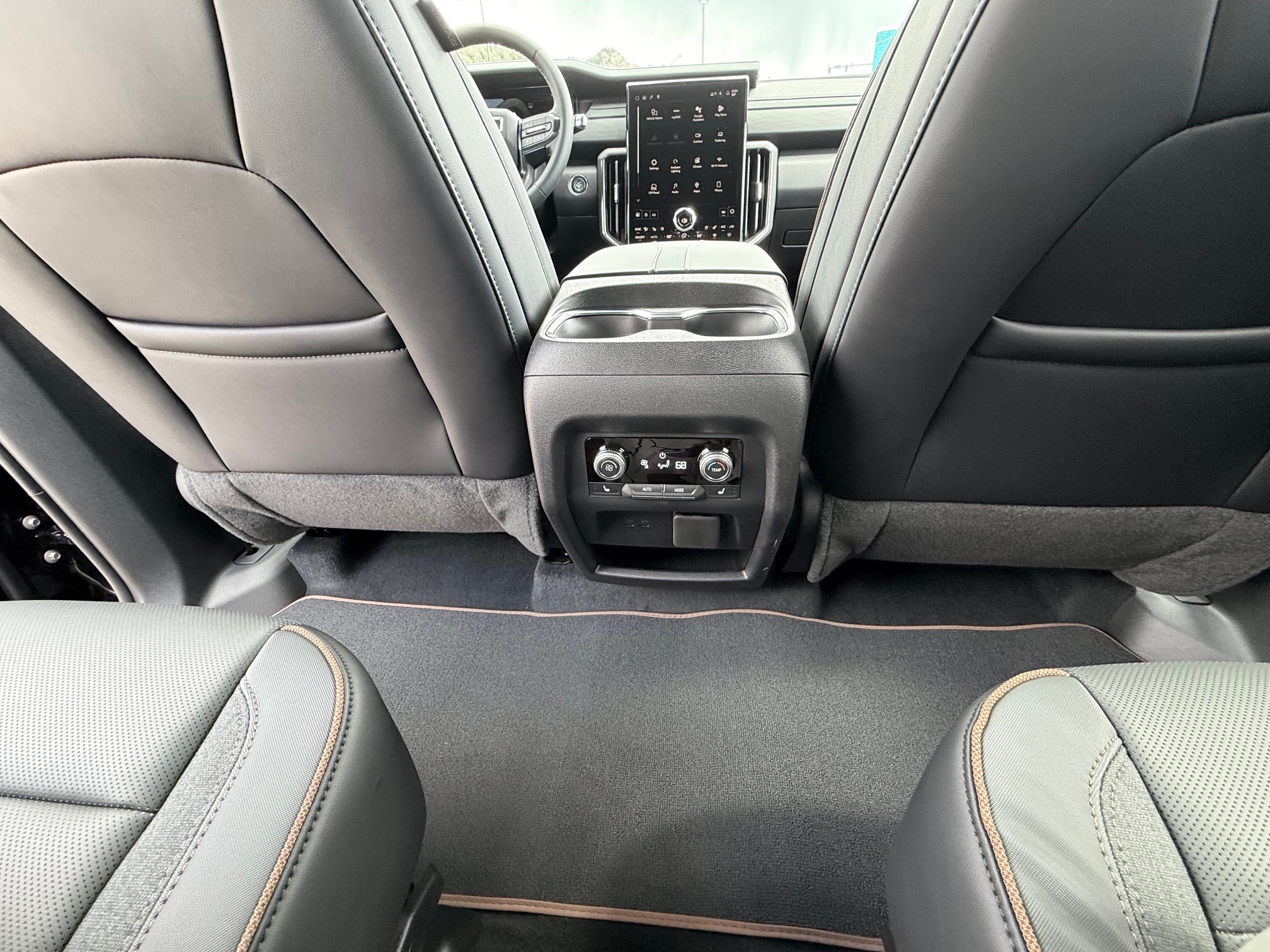 2026 GMC Acadia AT4 - Photo 33