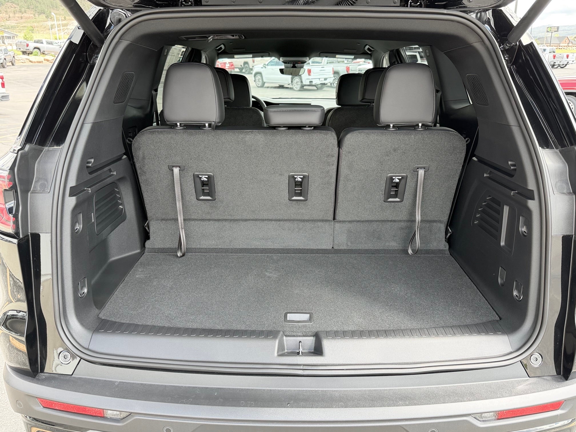 2026 GMC Acadia AT4 - Photo 35