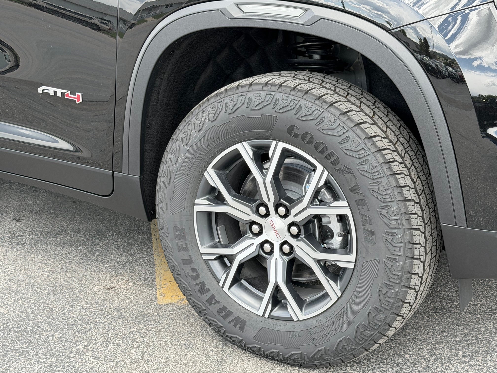 2026 GMC Acadia AT4 - Photo 9