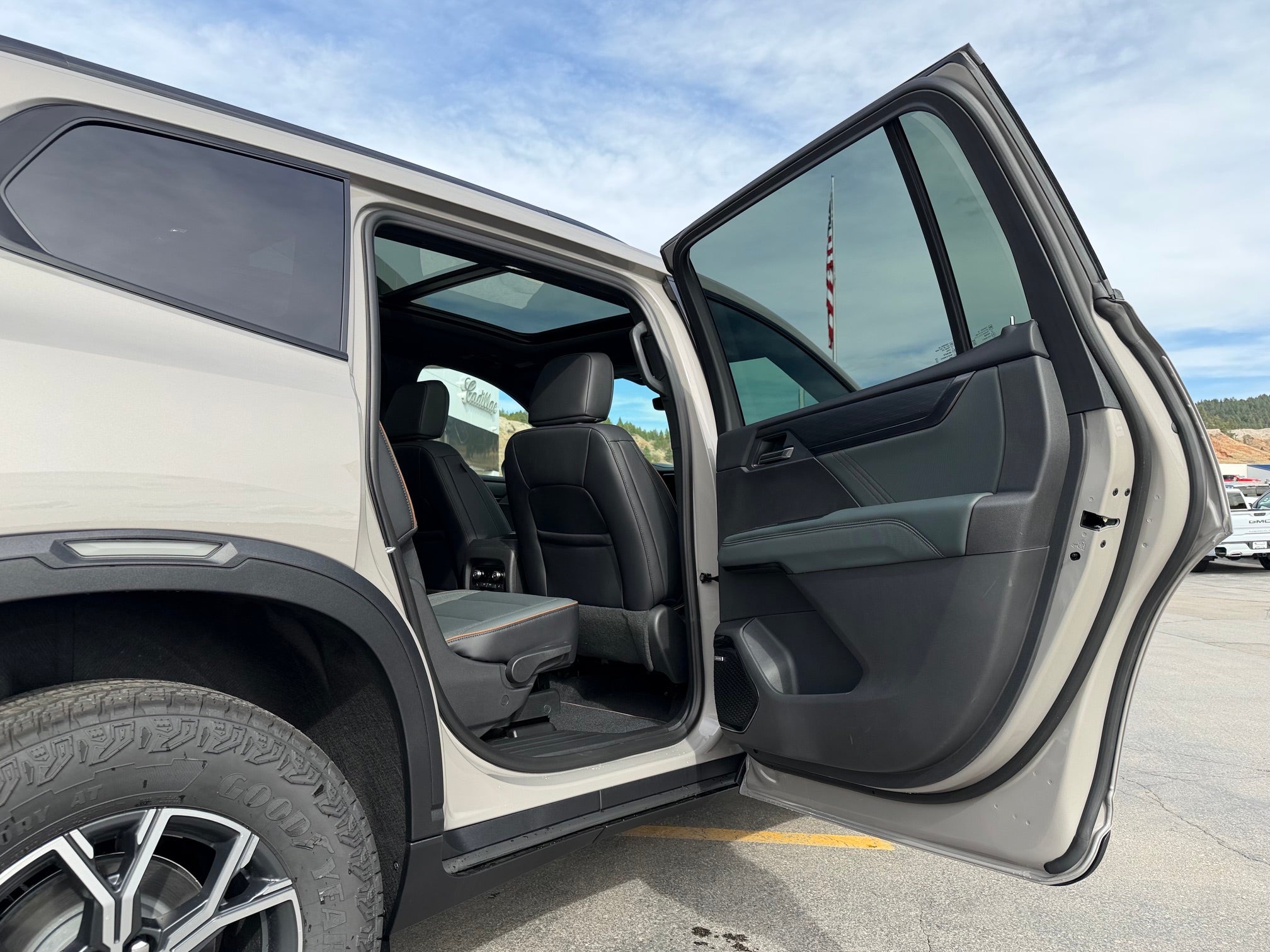 2026 GMC Acadia AT4