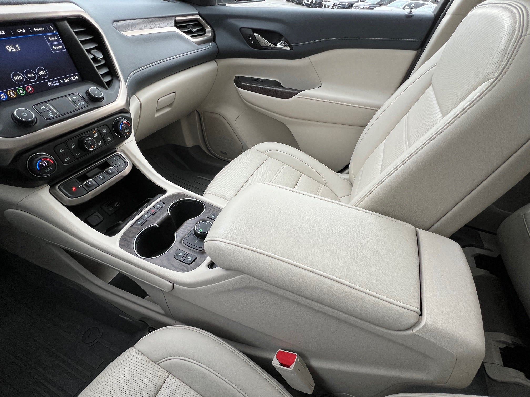 2022 GMC Acadia Denali