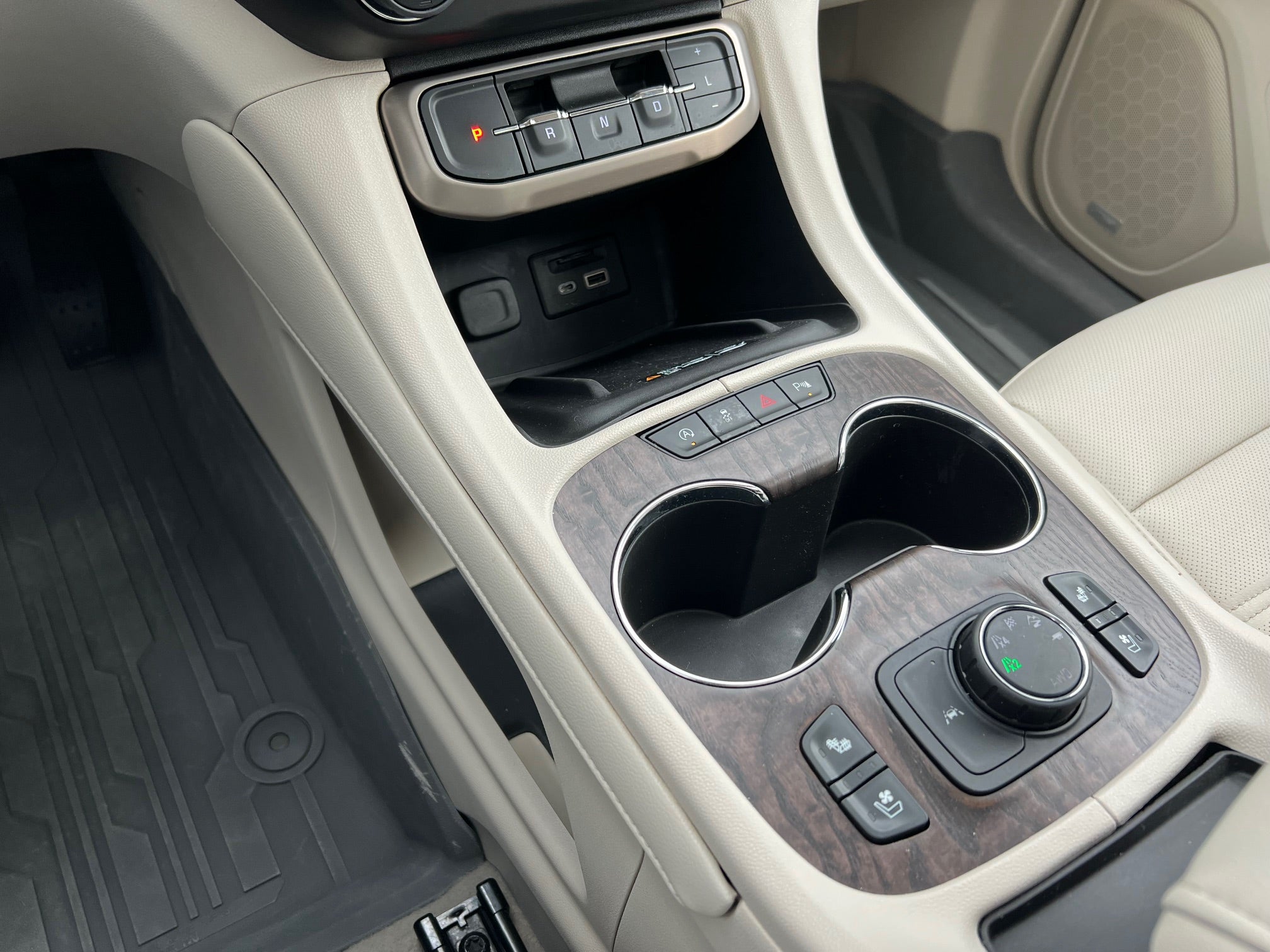 2022 GMC Acadia Denali