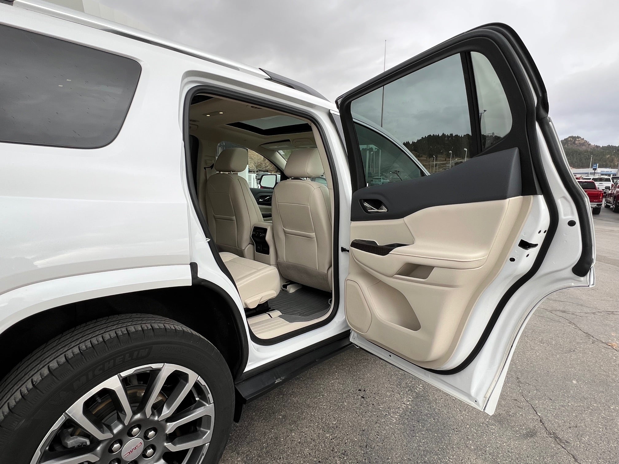 2022 GMC Acadia Denali