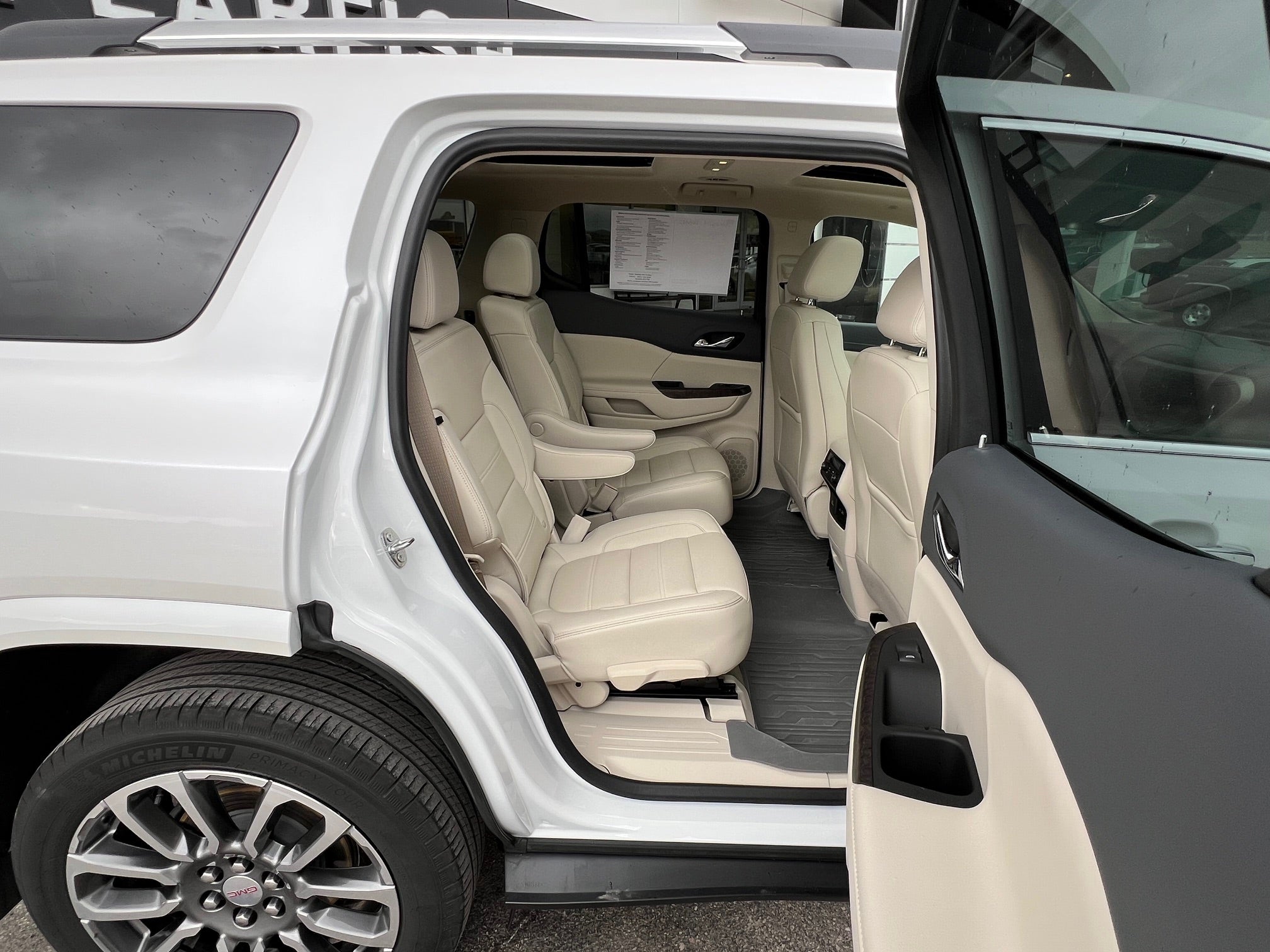 2022 GMC Acadia Denali