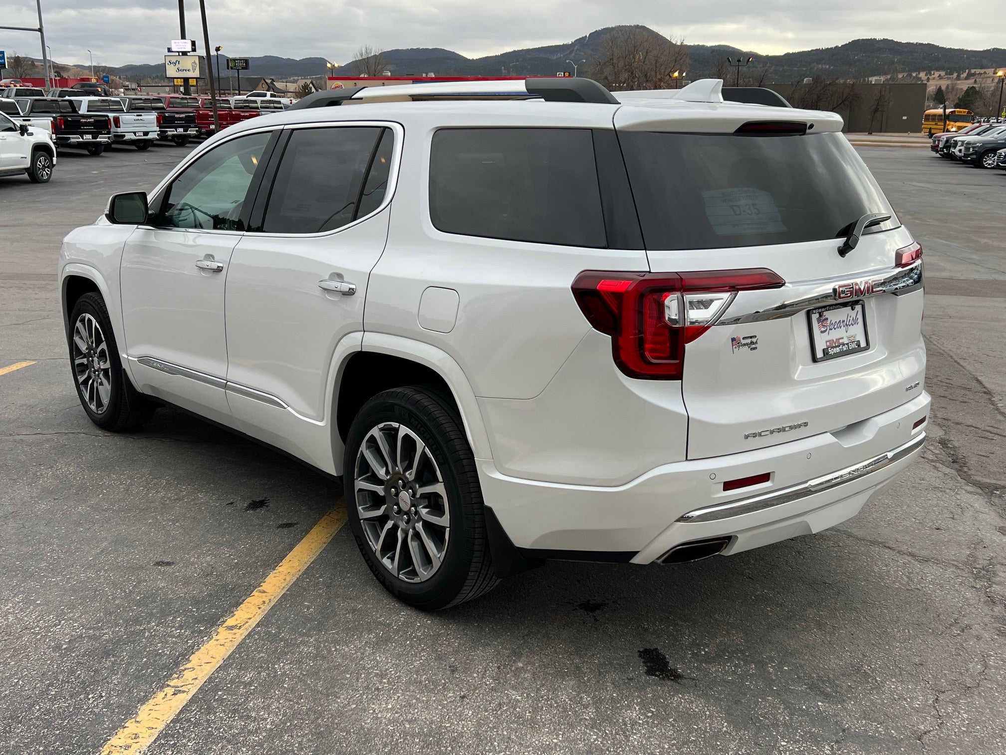 2022 GMC Acadia Denali