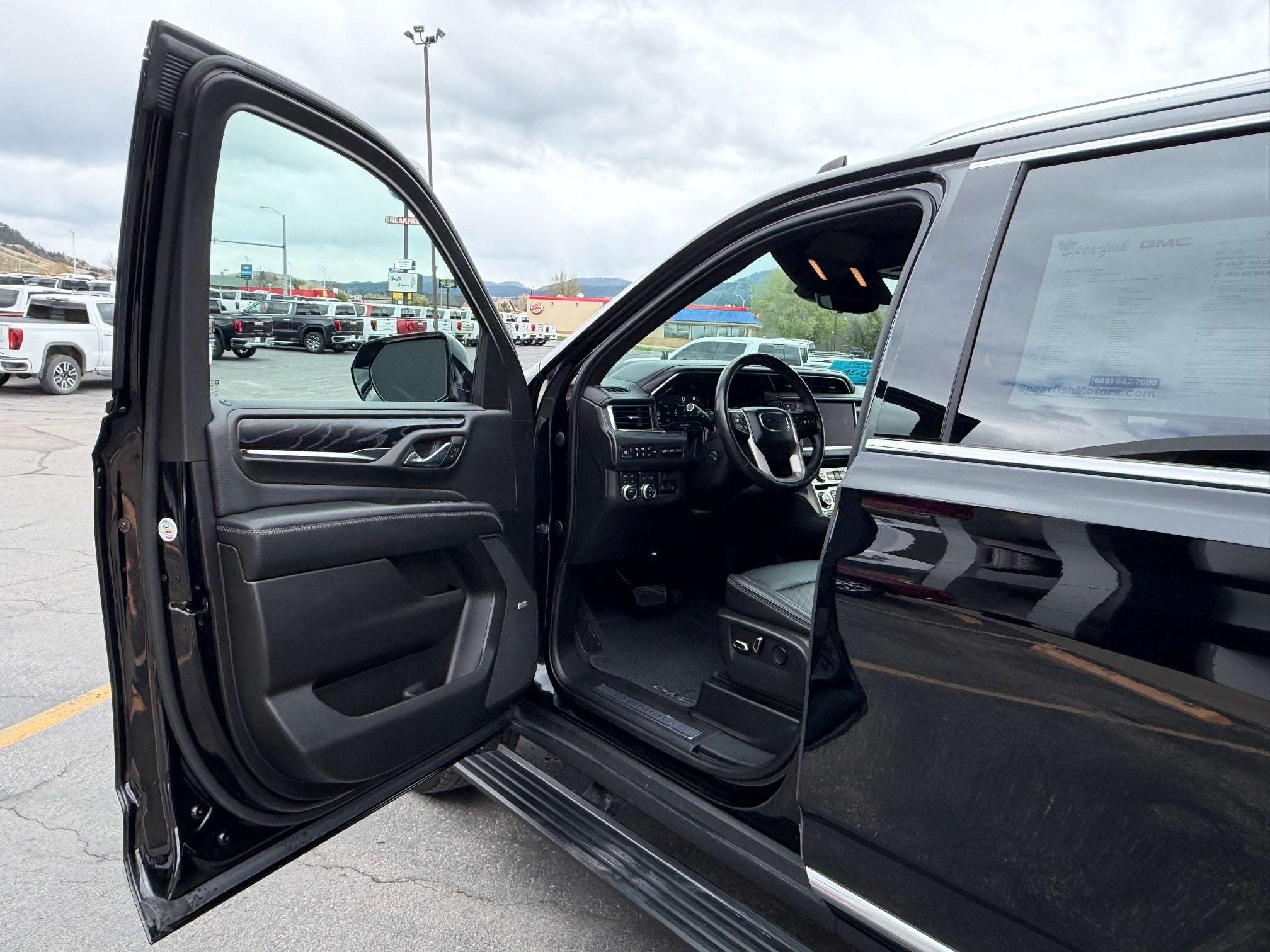 2023 GMC Yukon Denali