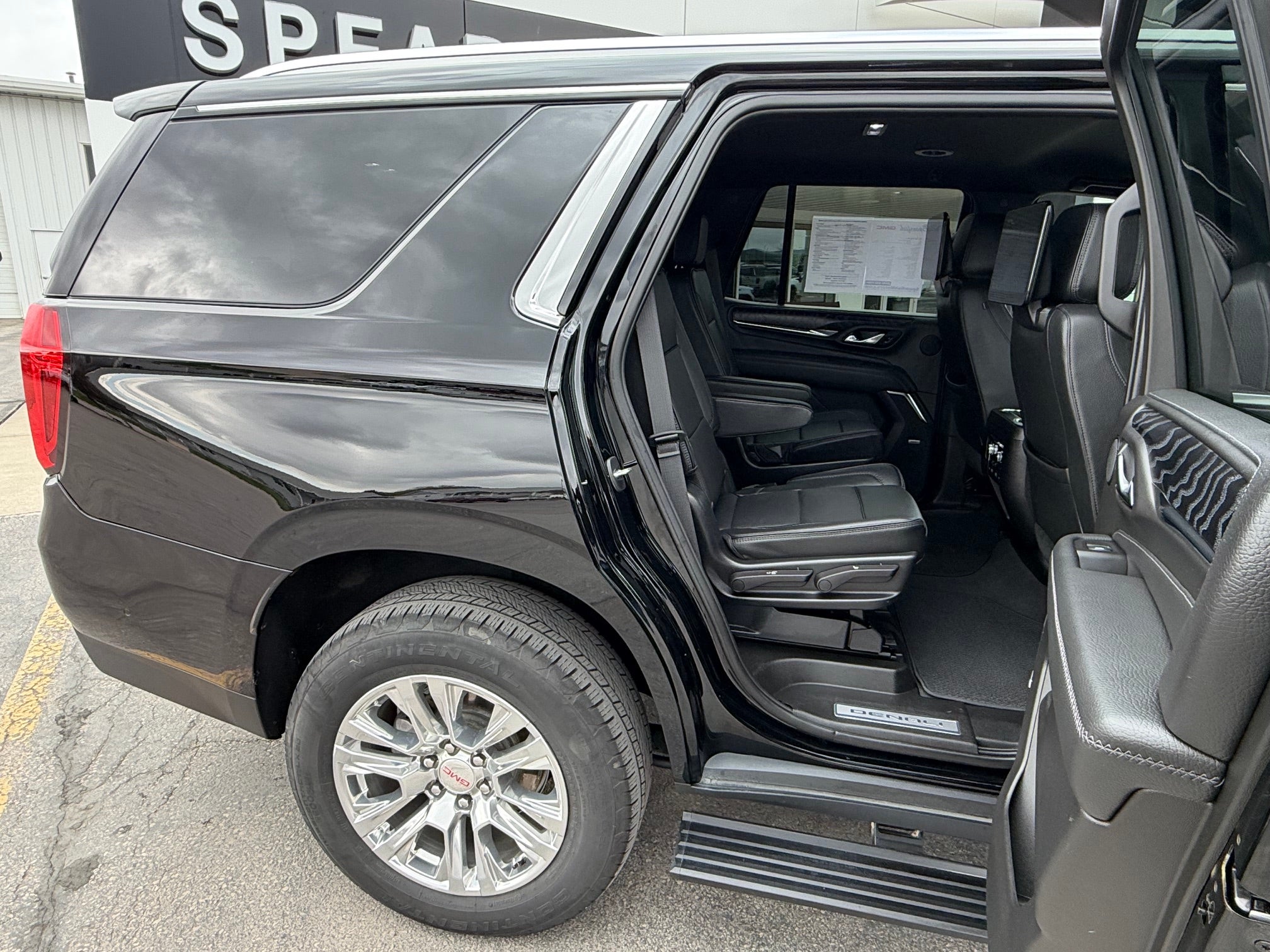 2023 GMC Yukon Denali