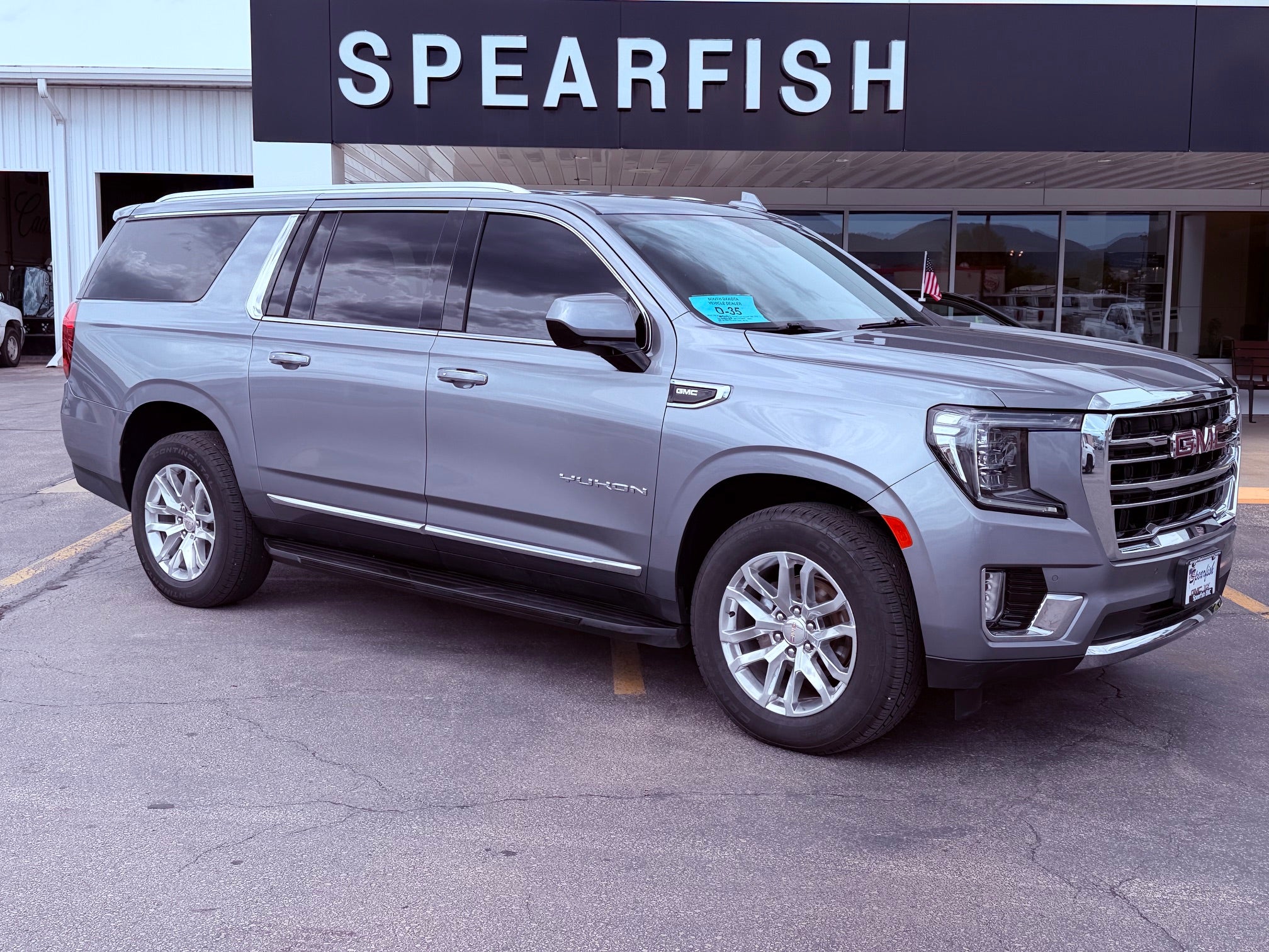 2022 GMC Yukon XL SLT