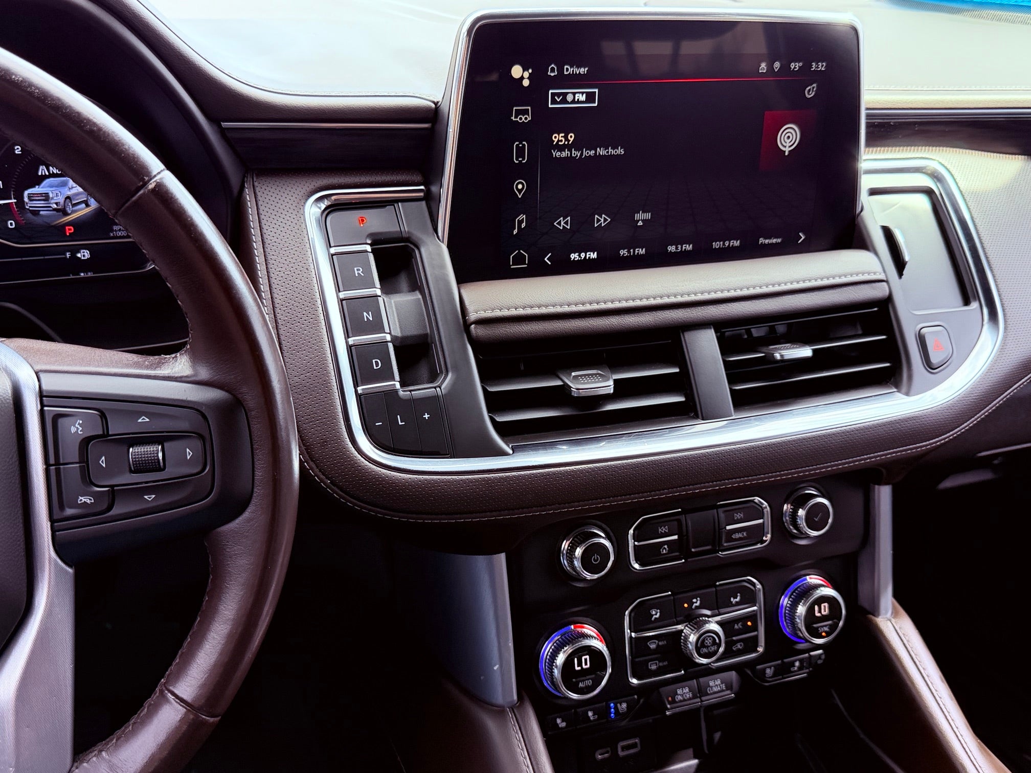 2022 GMC Yukon XL SLT