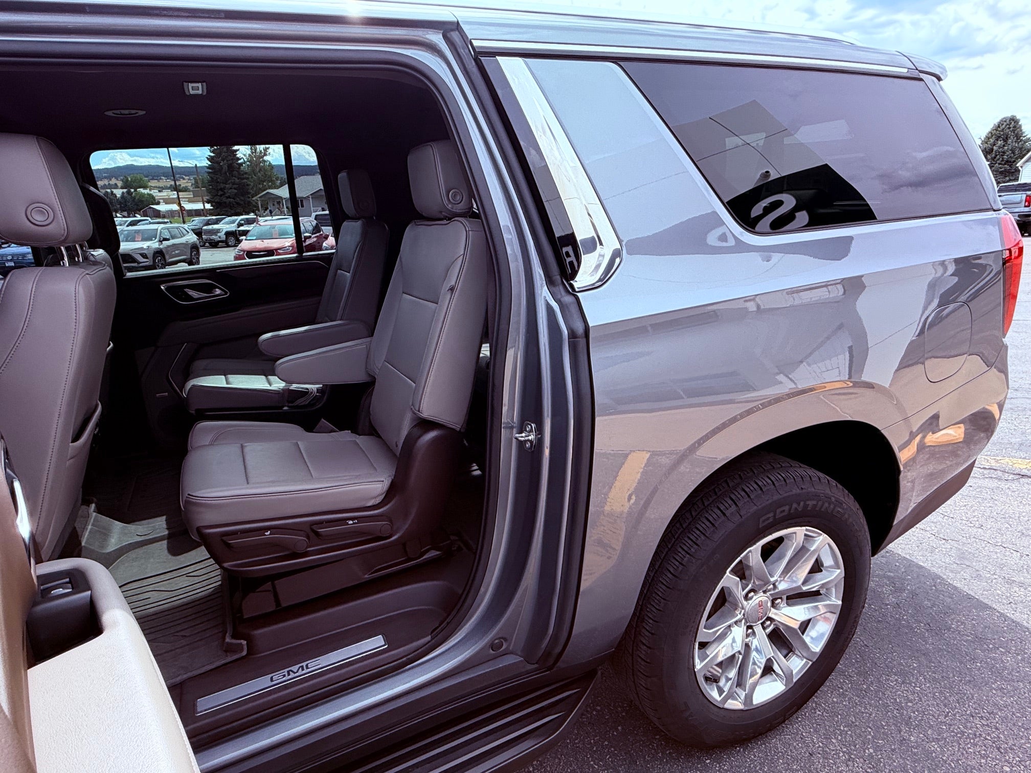 2022 GMC Yukon XL SLT