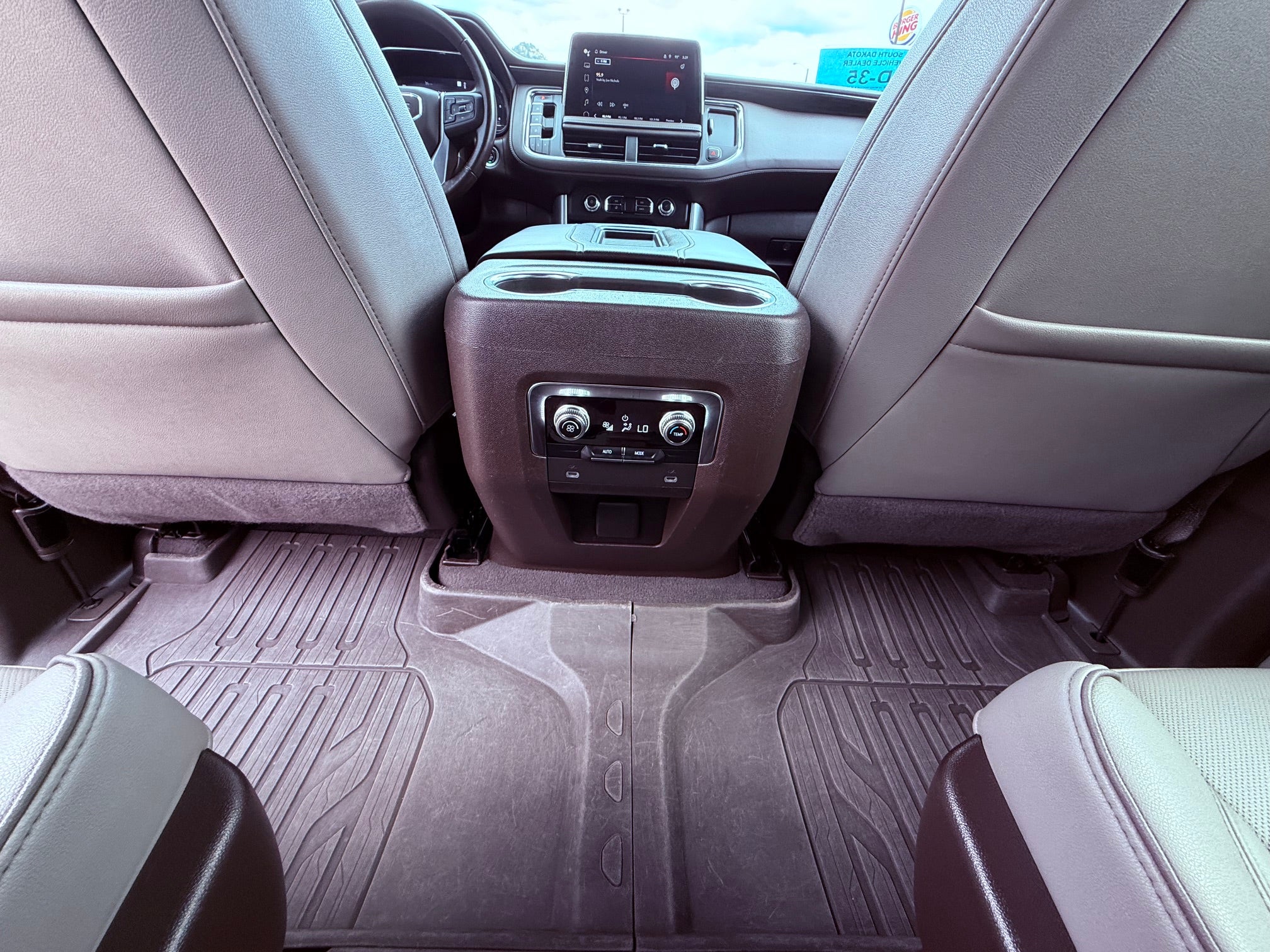2022 GMC Yukon XL SLT